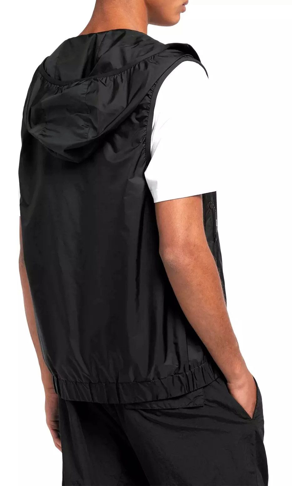 MONCLER Funktionsweste Vallese Unisex Jacke Mit einer praktischen Kapuze, ideal für alle Wetterlagen