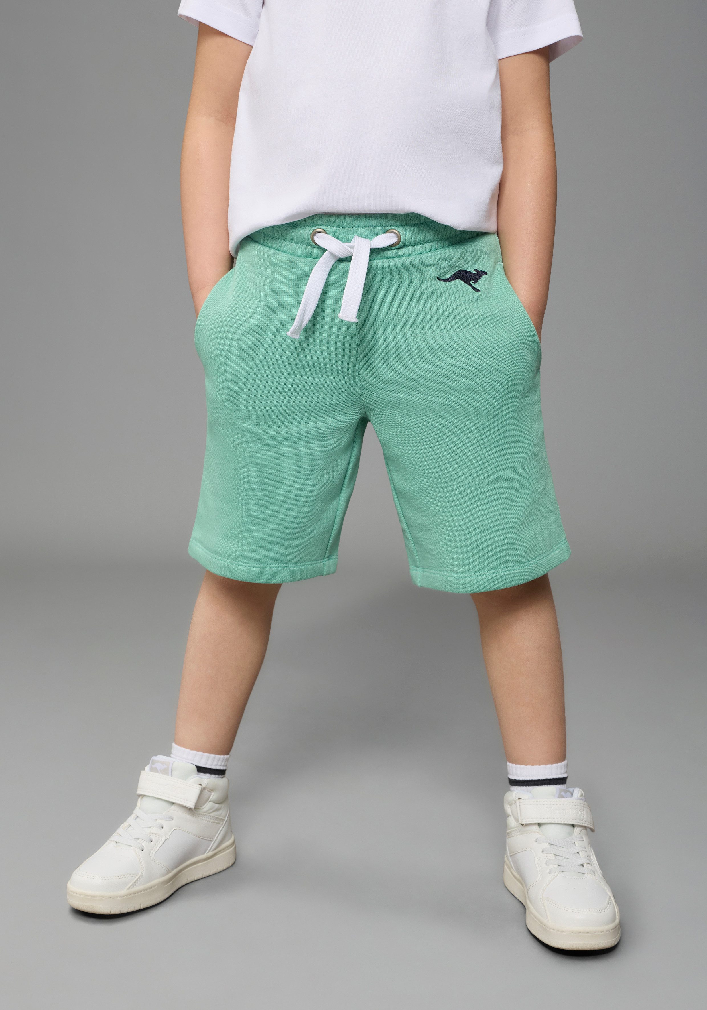 KangaROOS Sweatshorts Kangaroos Sweatbermudas für Jungen gerade Beinform, mit Gummizug und Bindeband im Bund