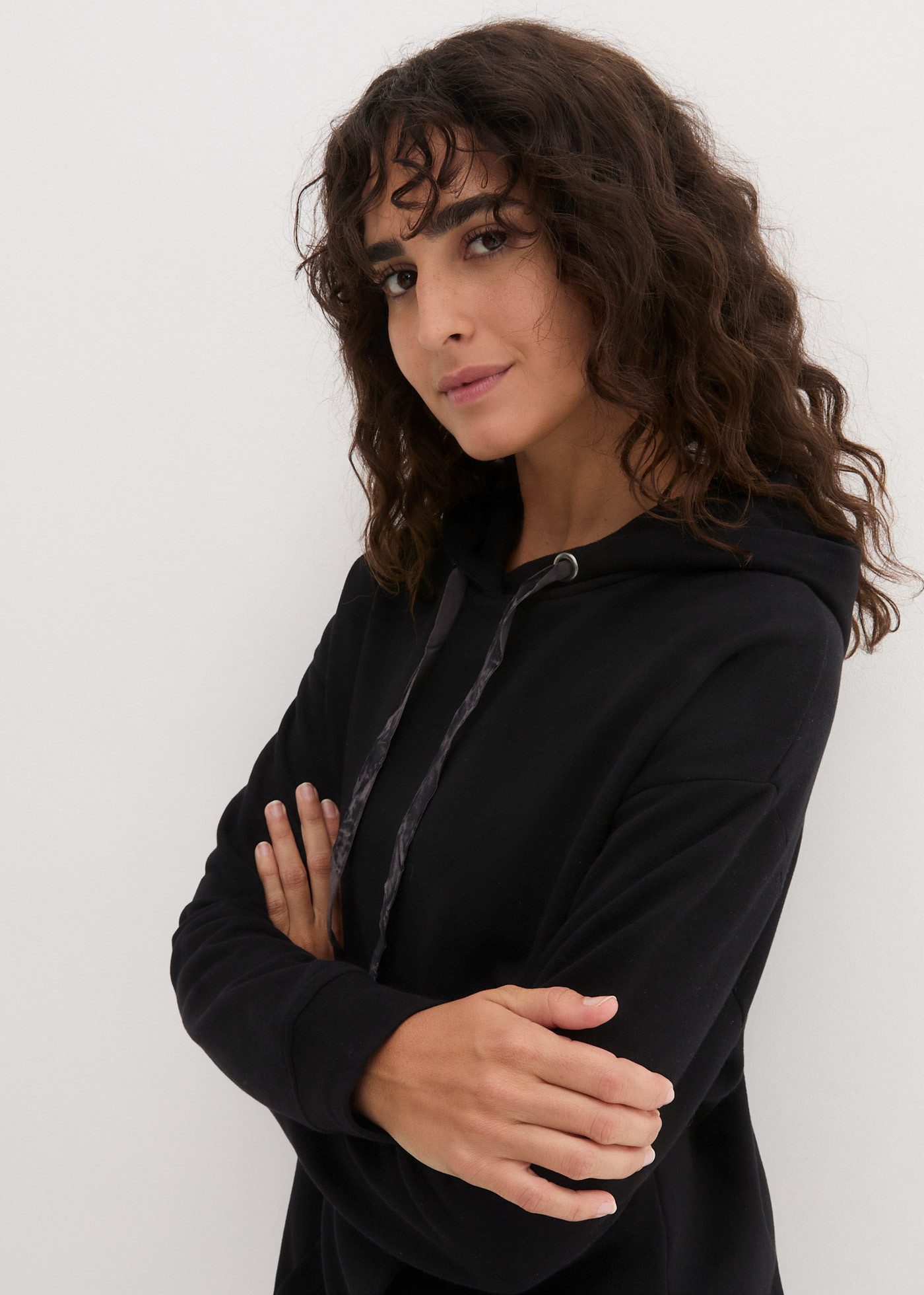 bonprix Sweatkleid mit Kapuze, aus Baumwolle und Viskose, lockere Passform