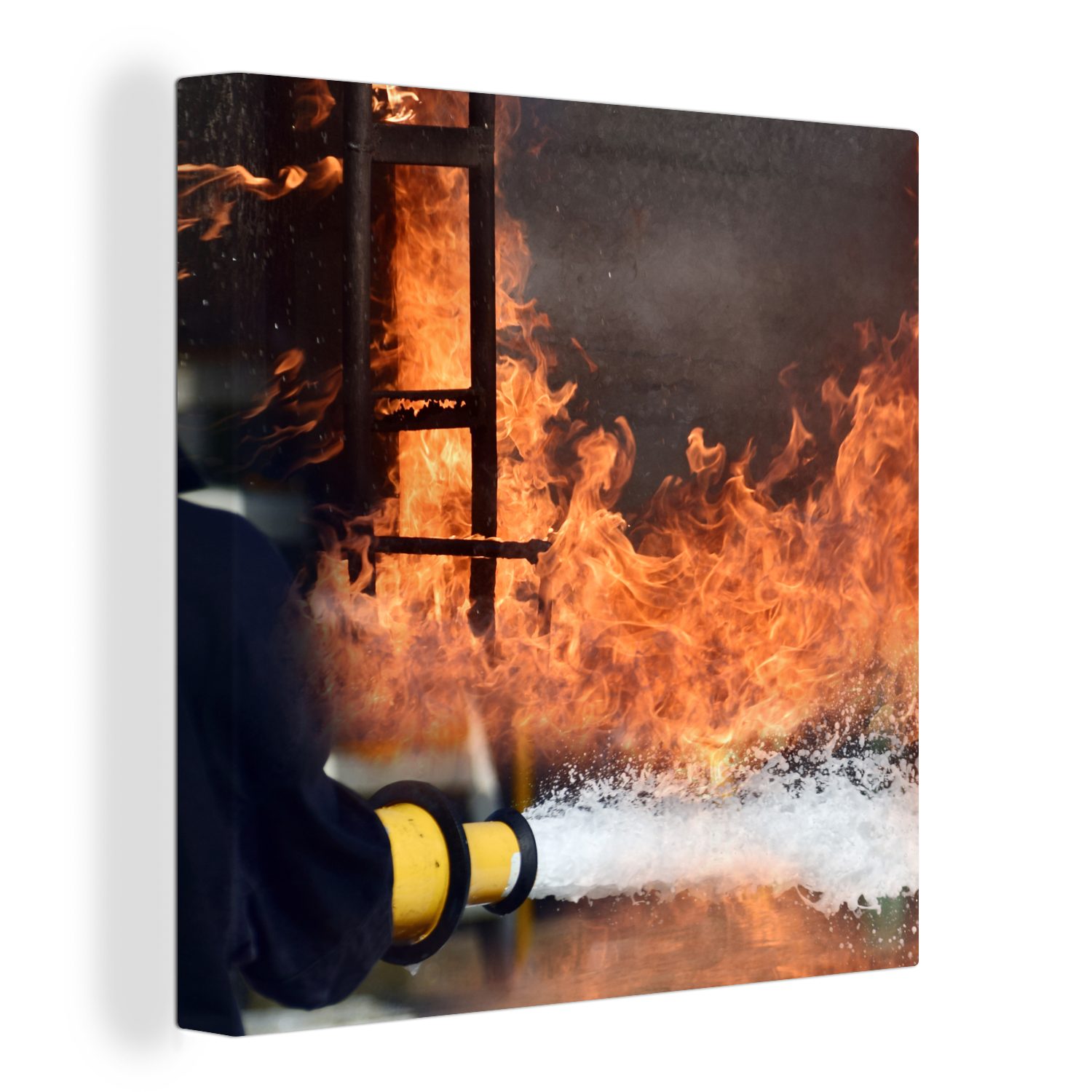 OneMillionCanvasses® Leinwandbild Feuerwehr löscht das Feuer mit Schaum, (1 St), Leinwand Bilder für Wohnzimmer Schlafzimmer