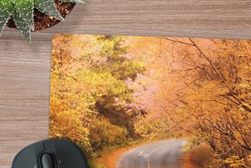 MuchoWow Gaming Mauspad Motorrad zwischen Herbstbäumen (1-St), Mousepad mit Rutschfester Unterseite, Gaming, 40x40 cm, XXL, Großes