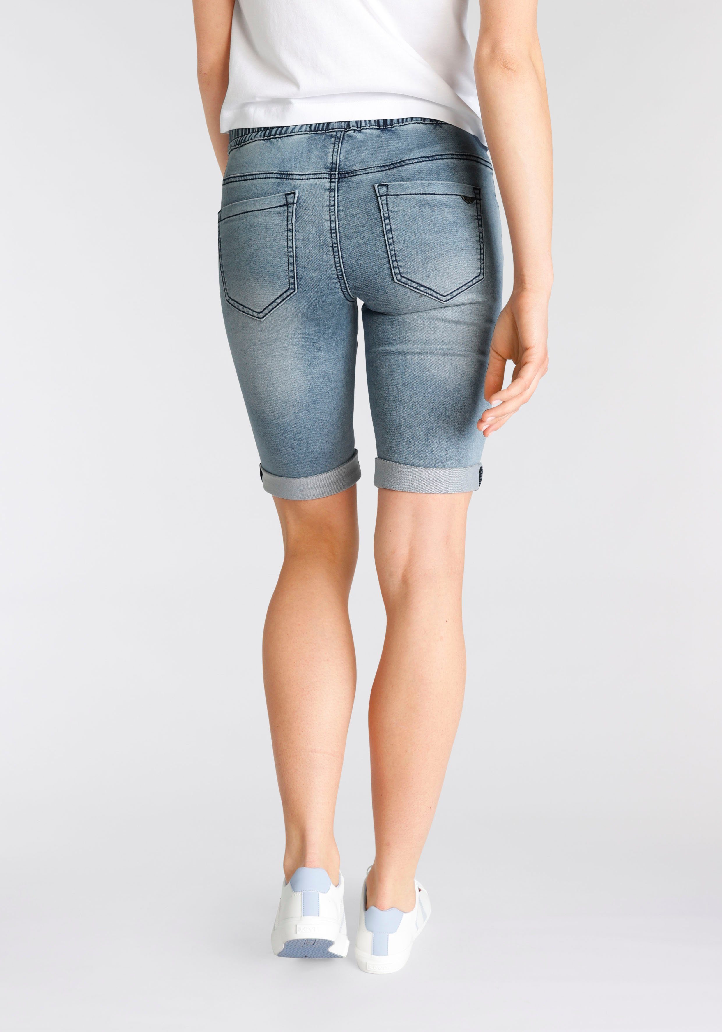 Arizona Jogg-Jeansbermudas hohe Leibhöhe, krempelbare Beinabschlüsse, günstig online kaufen
