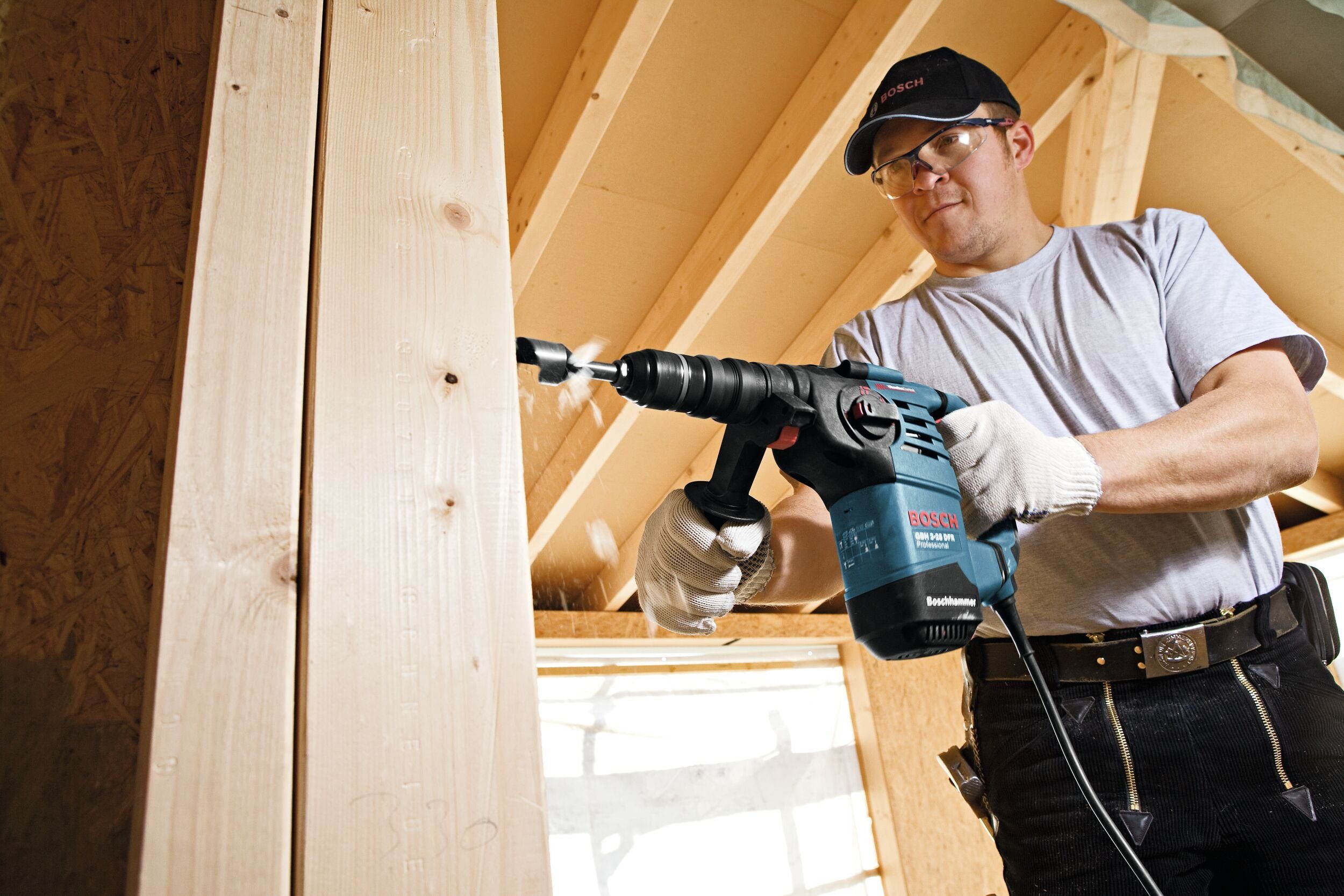 Bosch Professional Bohrhammer GBH 3-28 DFR, 230 V, max. 900 U/min, Mit SDS plus - in L-BOXX 136