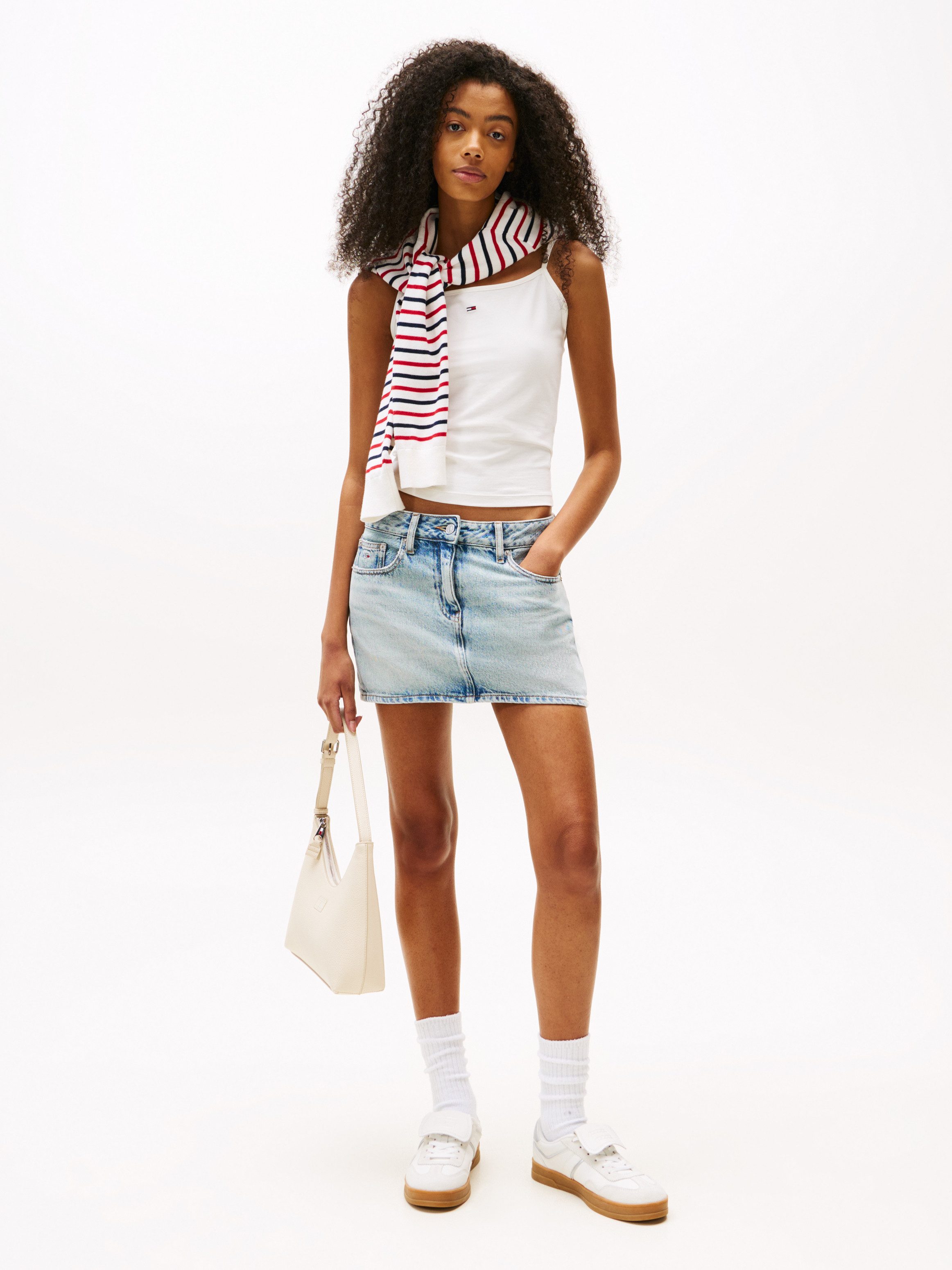 Tommy Jeans Spaghettitop TJW ESSENTIAL STRAP TOP EXT mit Logostickerei, Slim Fit