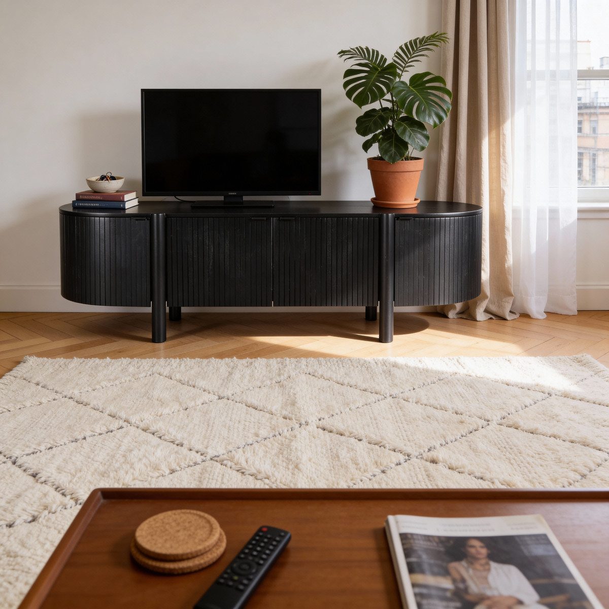 CASA DOMA Lowboard Tarifa, TV-Unterteil, Mangoholz massiv, schwarz, Lamellen-Optik, 4 Türen, Kabeldurchlässe, Stauraum, robust, pflegeleicht