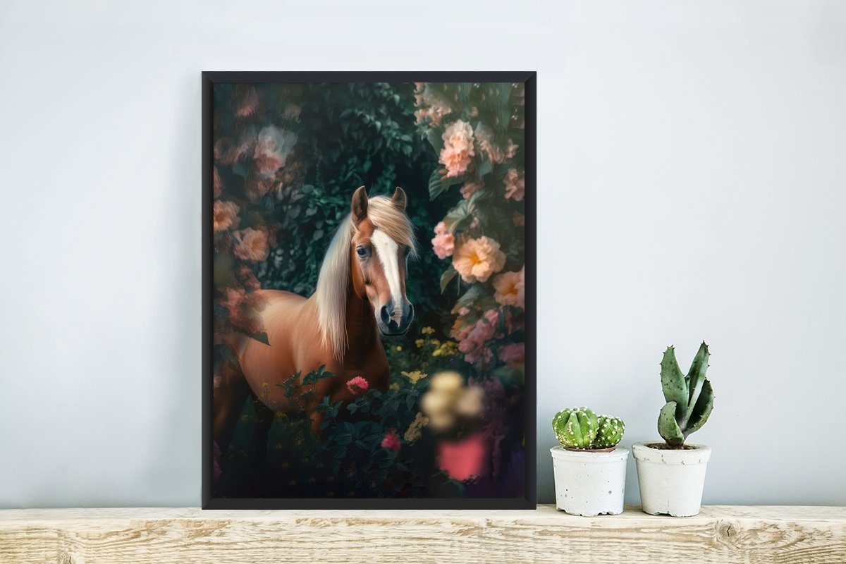 Pferd Wald Bilderrahmen Natur MuchoWow Tiere, (1 Blumen - Rahmen, Kunstdruck, mit Poster, St), - Gerahmtes - Poster - Schwarzem