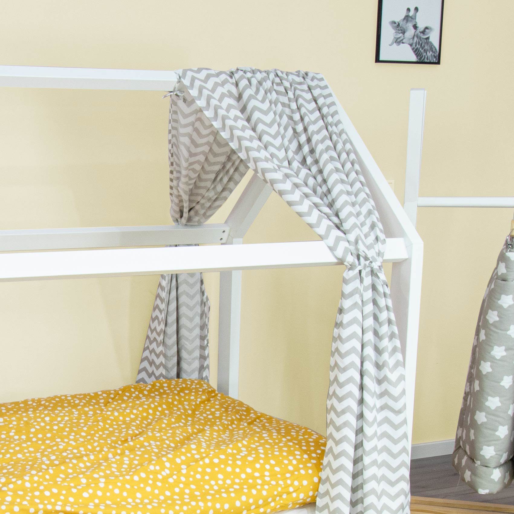 Puckdaddy GmbH Betthimmel Vorhang-Set Svea (146x298cm) mit Chevron-Muster (2x Vorhang für Hausbett)