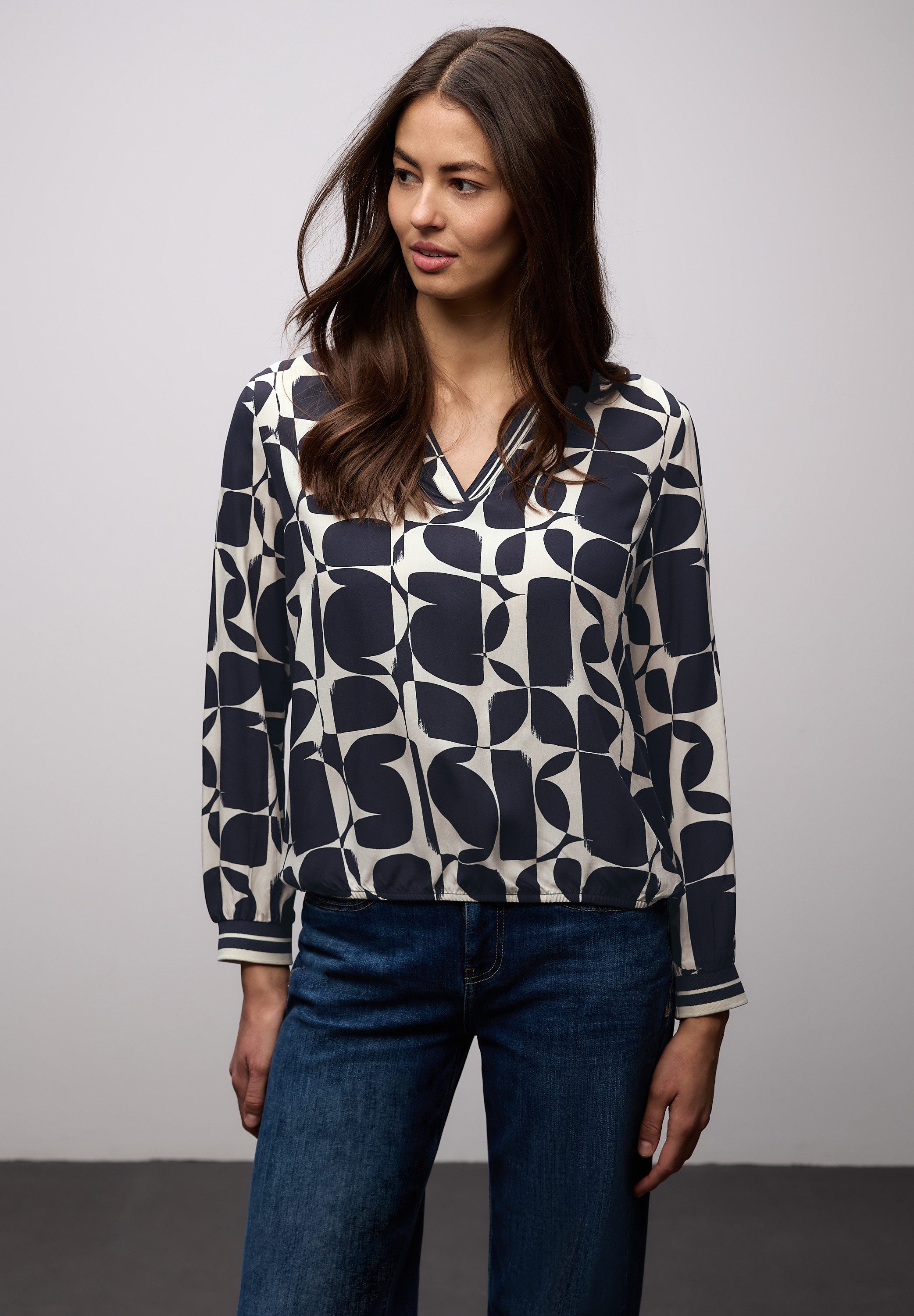 STREET ONE Langarmbluse mit grafischem Muster und Tape-Details günstig online kaufen