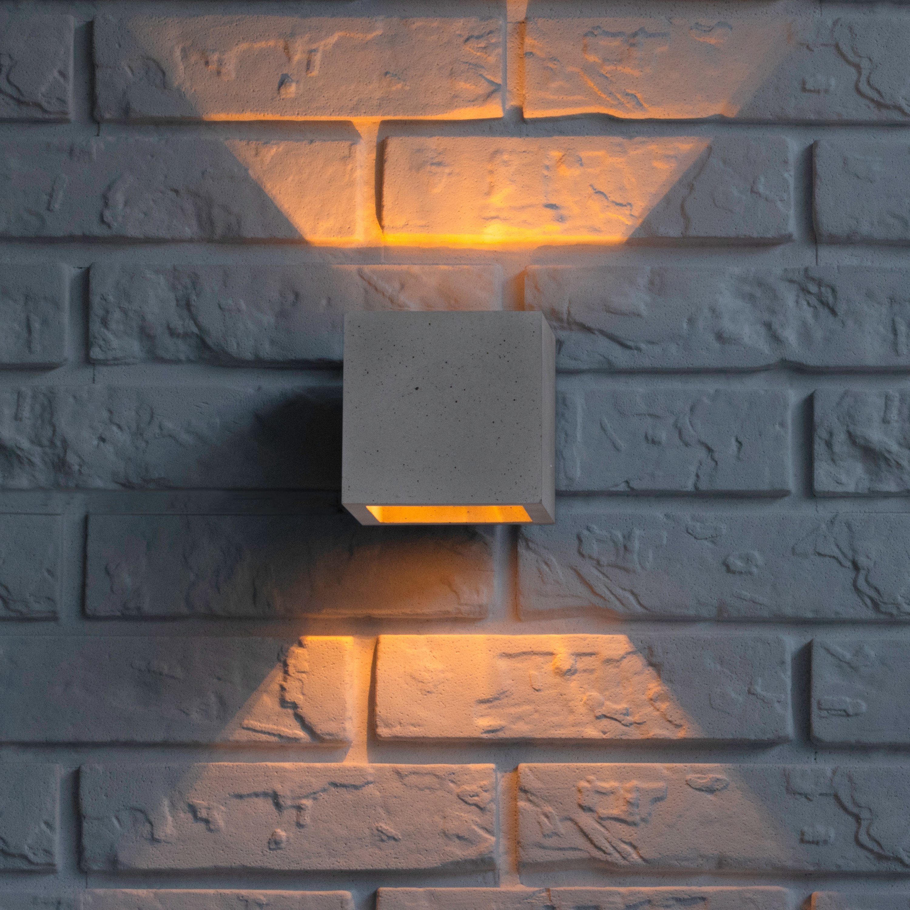 SPOT Light Wandleuchte BLOCK, ohne Leuchtmittel, Naturprodukt aus echtem  Beton, Handgefertigt, Made in EU, Moderne Wandleuchte