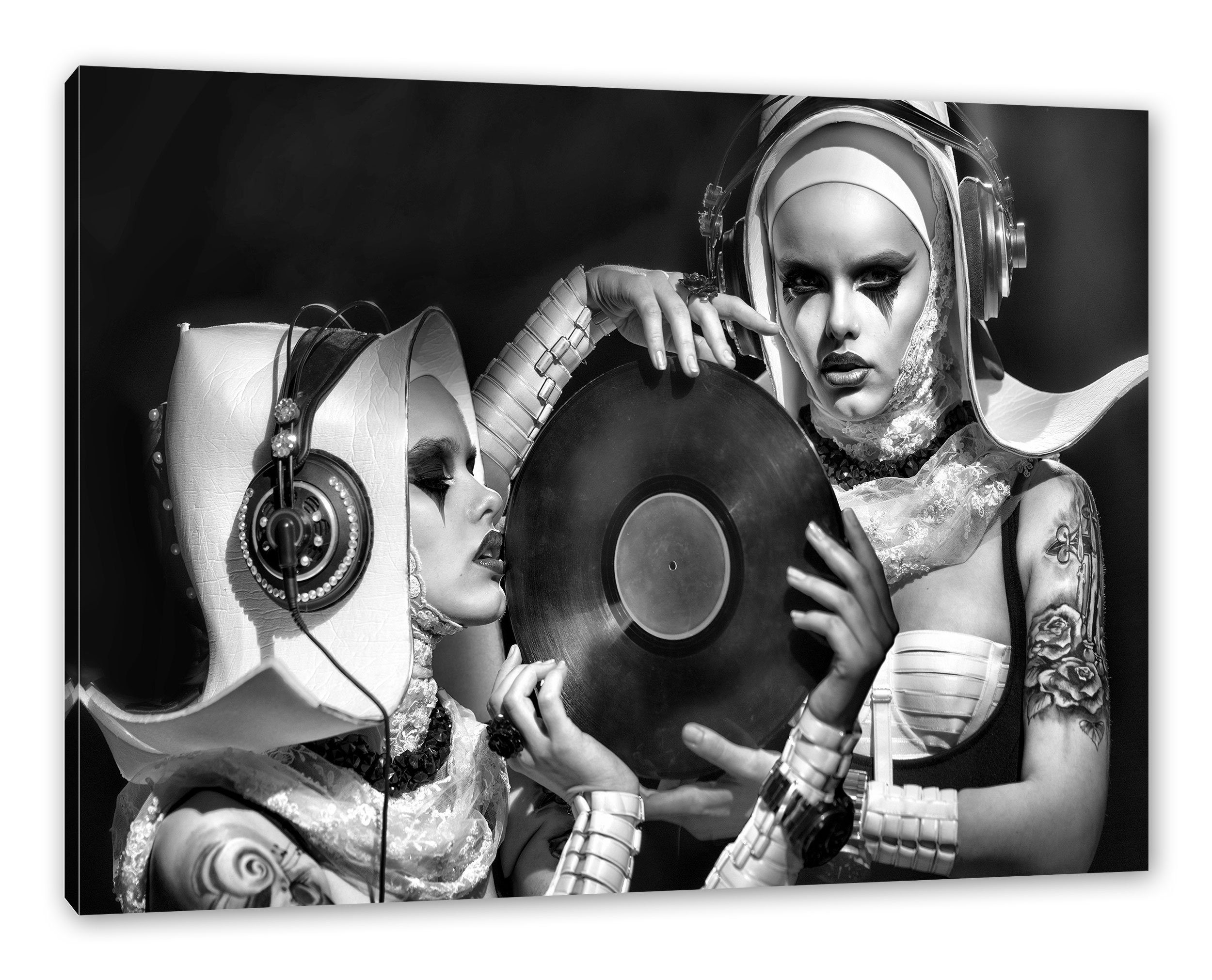 fertig Zackenaufhänger DJ Leinwandbild Pixxprint Mysteriöse DJ Frauen, Frauen Leinwandbild St), inkl. (1 bespannt, Mysteriöse