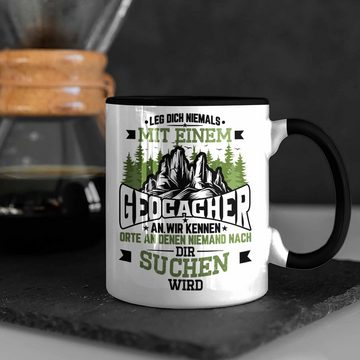 Trendation Tasse Trendation - Geocaching Tasse Geschenk Nur Noch Einen GPS-Schnitzeljag Geschenkidee Pfadfinder Geburtstag Leg Dich Niemals Mit Einem Geocacher An