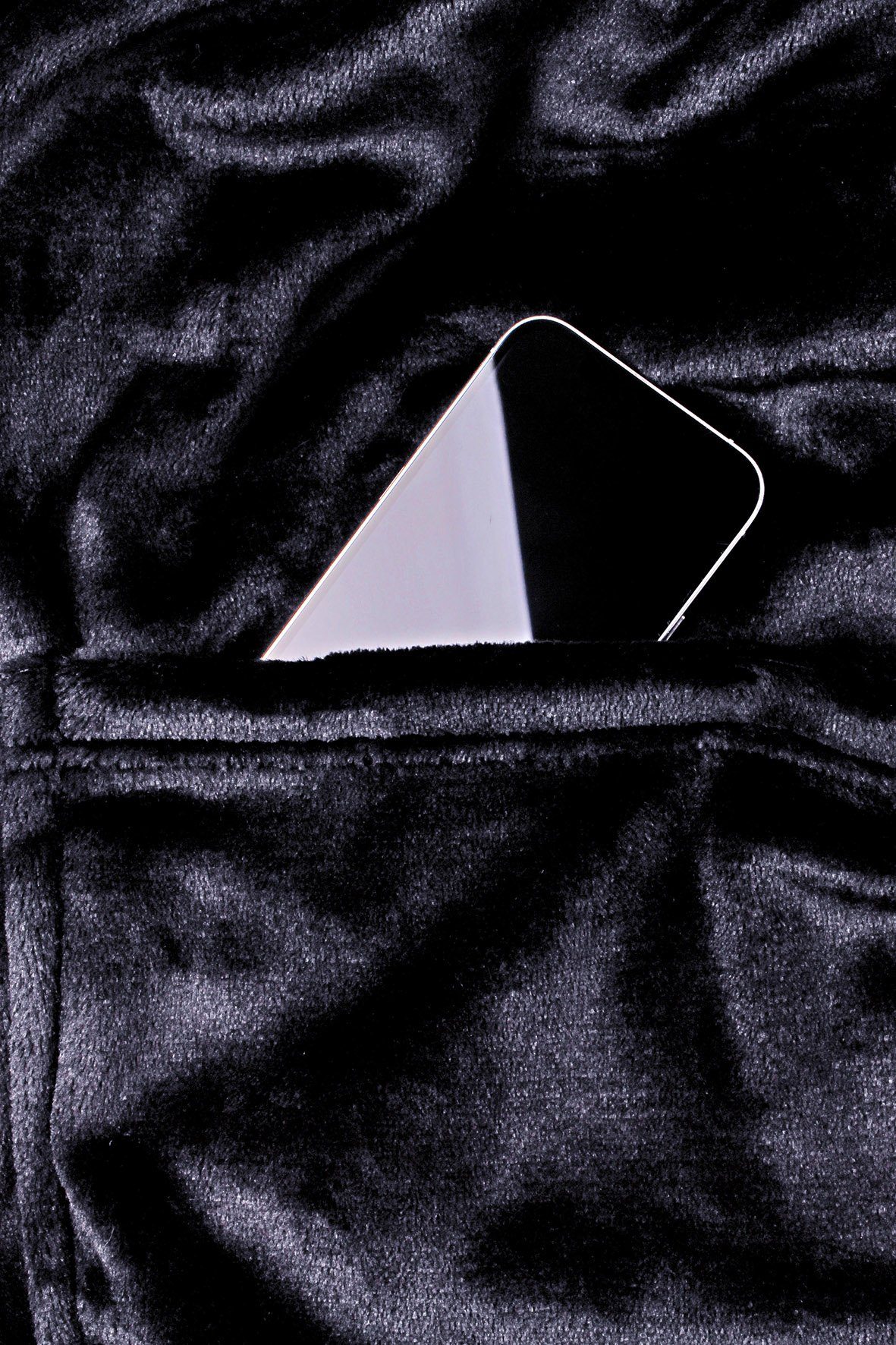 Wohndecke cm Ärmeln x - Fleece zum mit XL 240 150 Ganzkörperdecke mit Kuscheldecke schwarz, Kängurutasche Anziehen Spetebo,