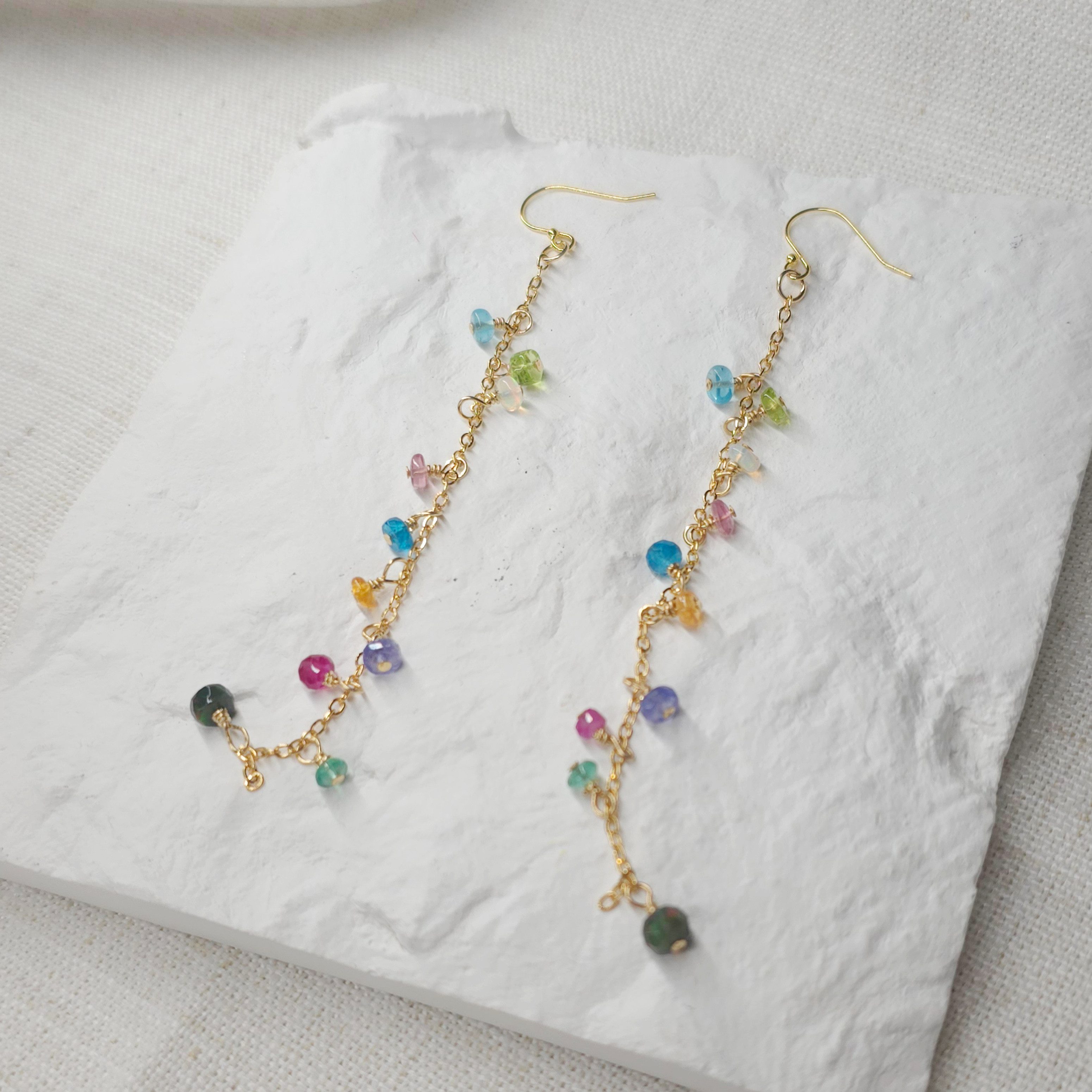 GOLDEN Paar Ohrhänger Regenbogen Edelstein Kettenanhänger, zierliche mehrfarbige Ohrringe