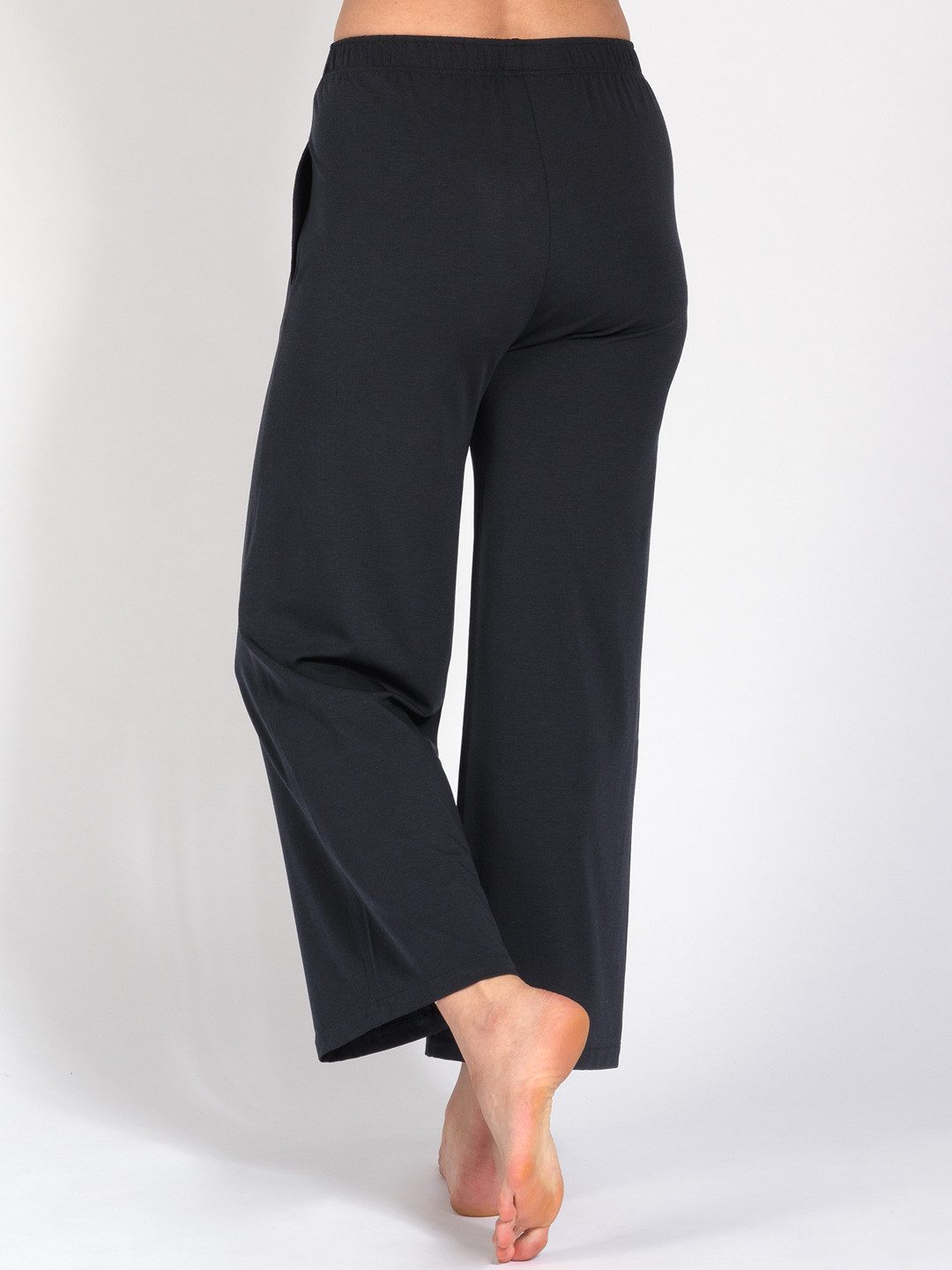 Magadi Yogahose Naomi im Palazzo-Stil aus weichem Naturmaterial