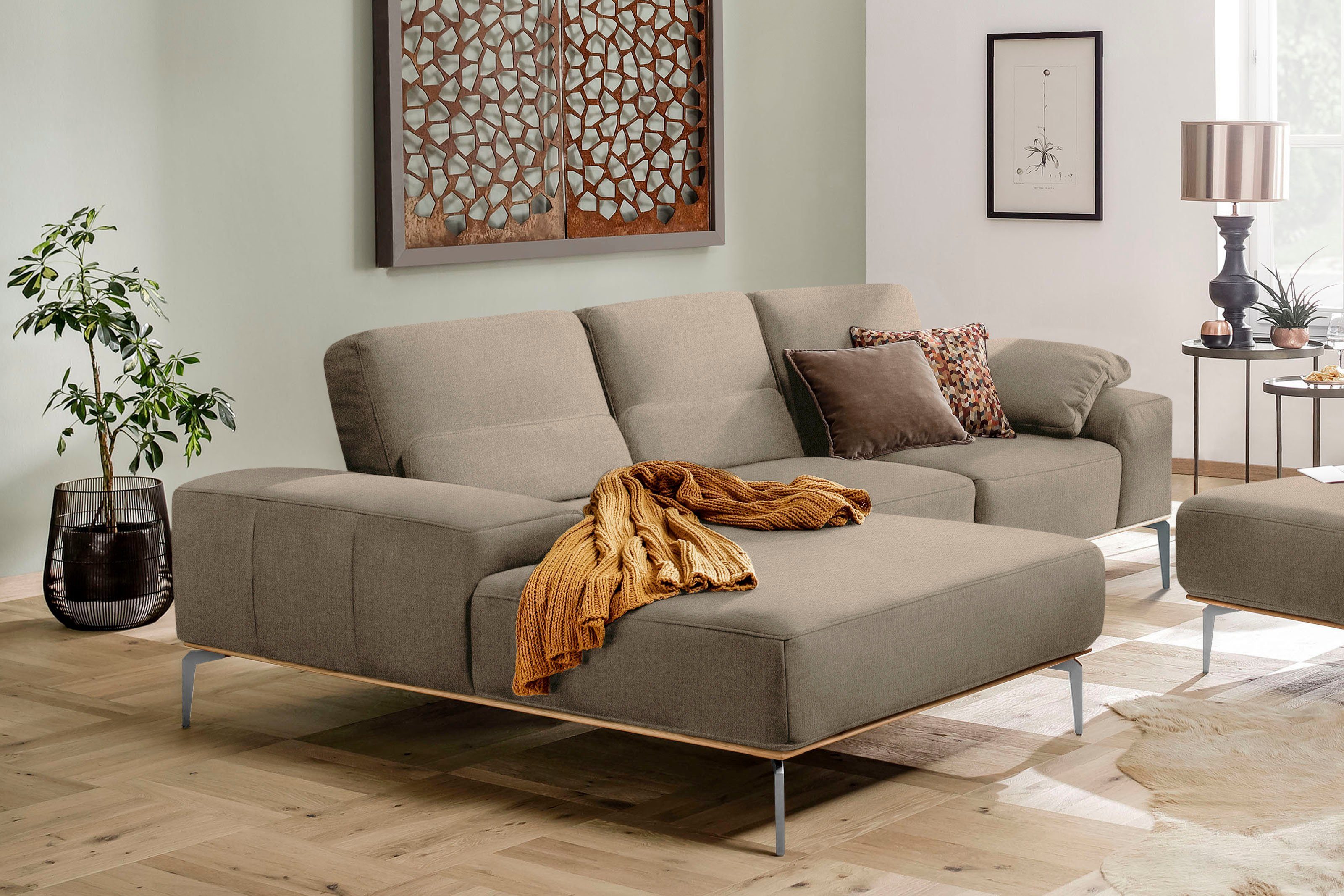 W.SCHILLIG Ecksofa run, Designsofa mit tollem Sitzkomfort, L-Form, mit elegantem Holzsockel, Füße in Chrom glänzend, Breite 279 cm