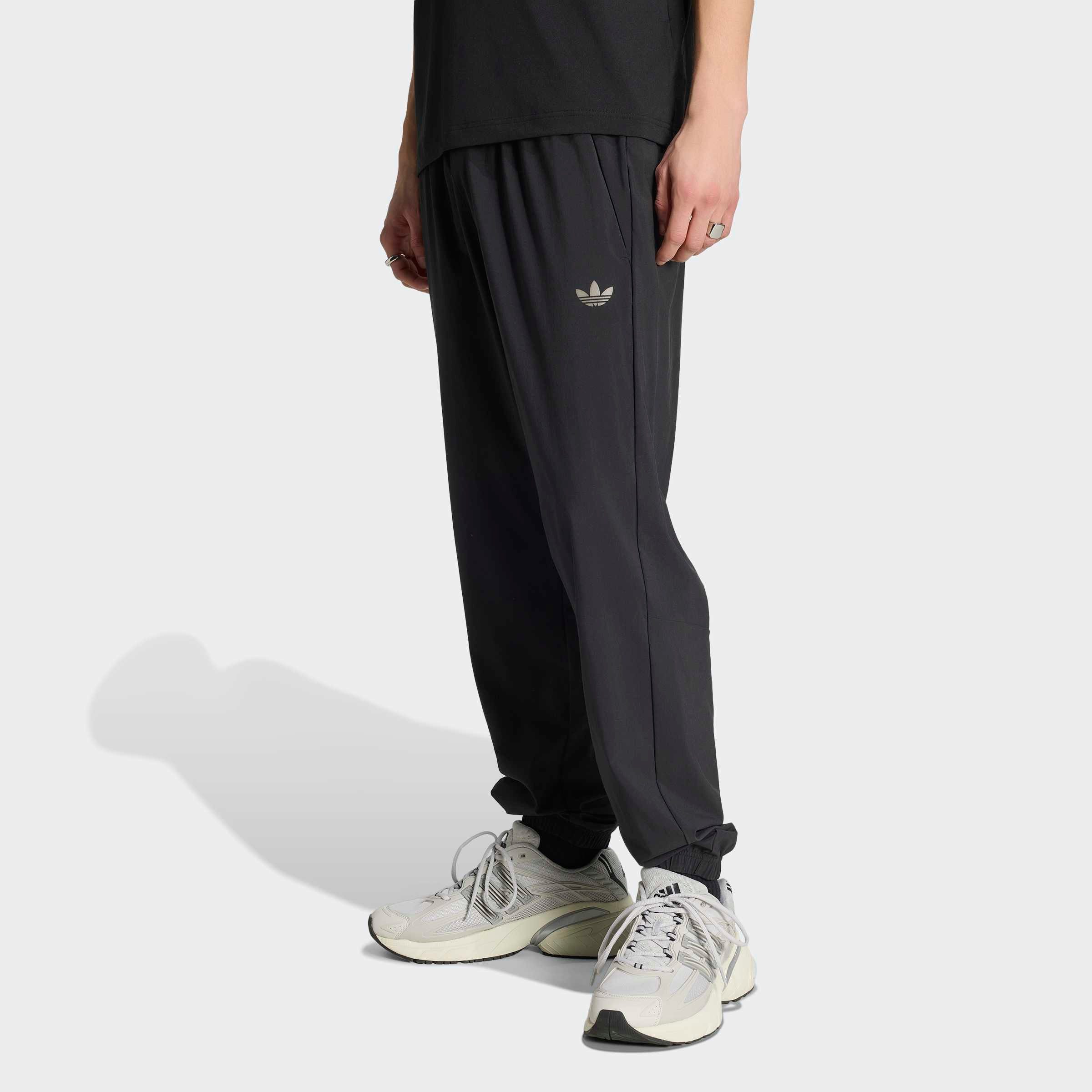 adidas Originals Sporthose TECH TREFOIL ESSENTIALS für Erwachsene, aus Polyester und Elasthan