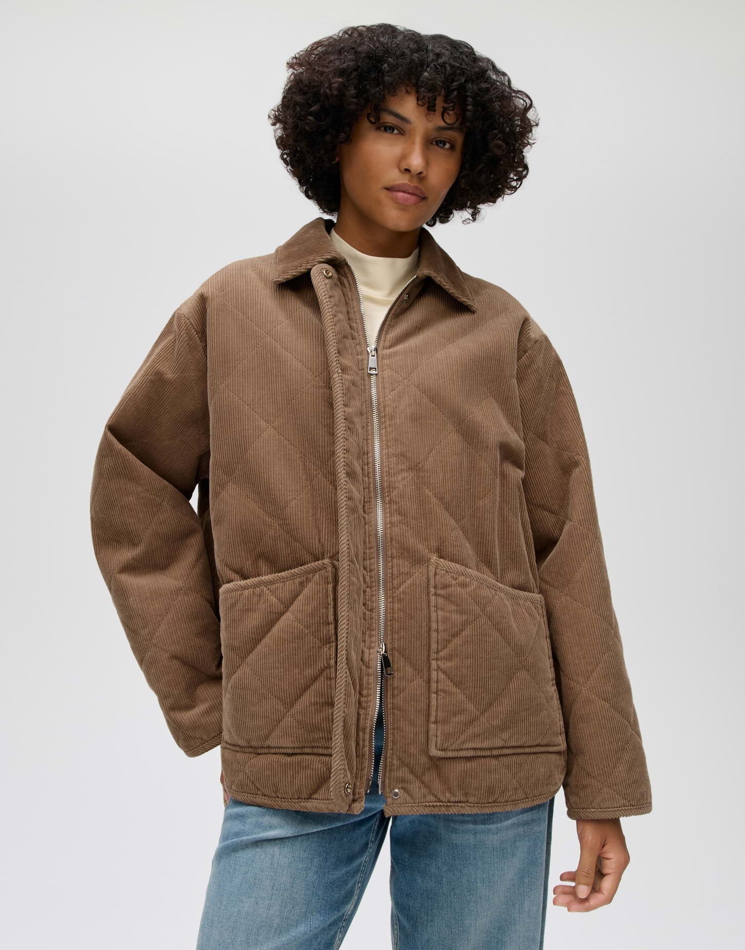 OPUS Steppjacke Hekordi aus weichem Cord Gerader Schnitt mit Midi-Länge und aufgesetzten Fronttaschen