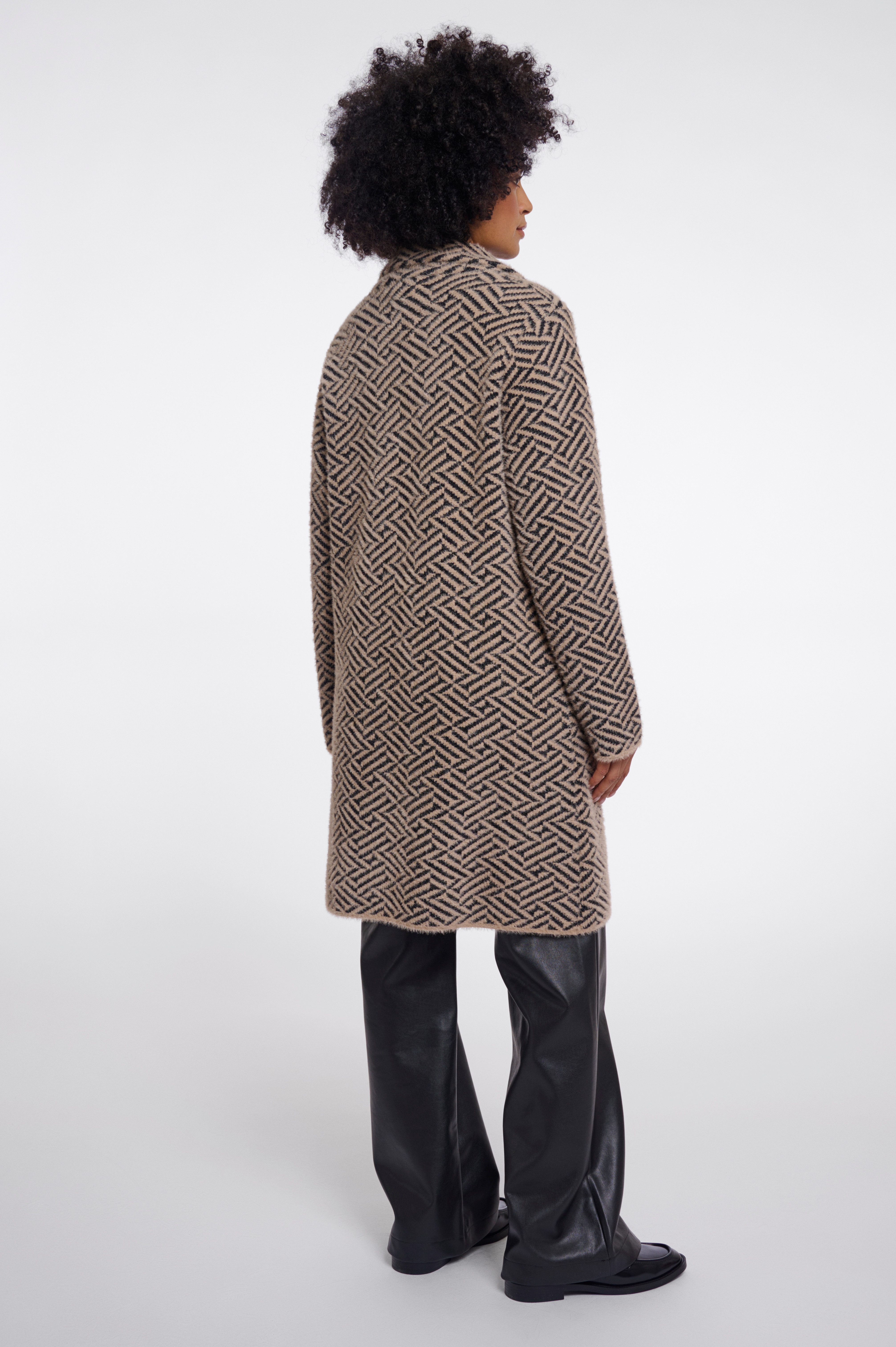 Rino & Pelle Longstrickjacke mit Reverskragen und feinem Muster – Bild 4 von 4