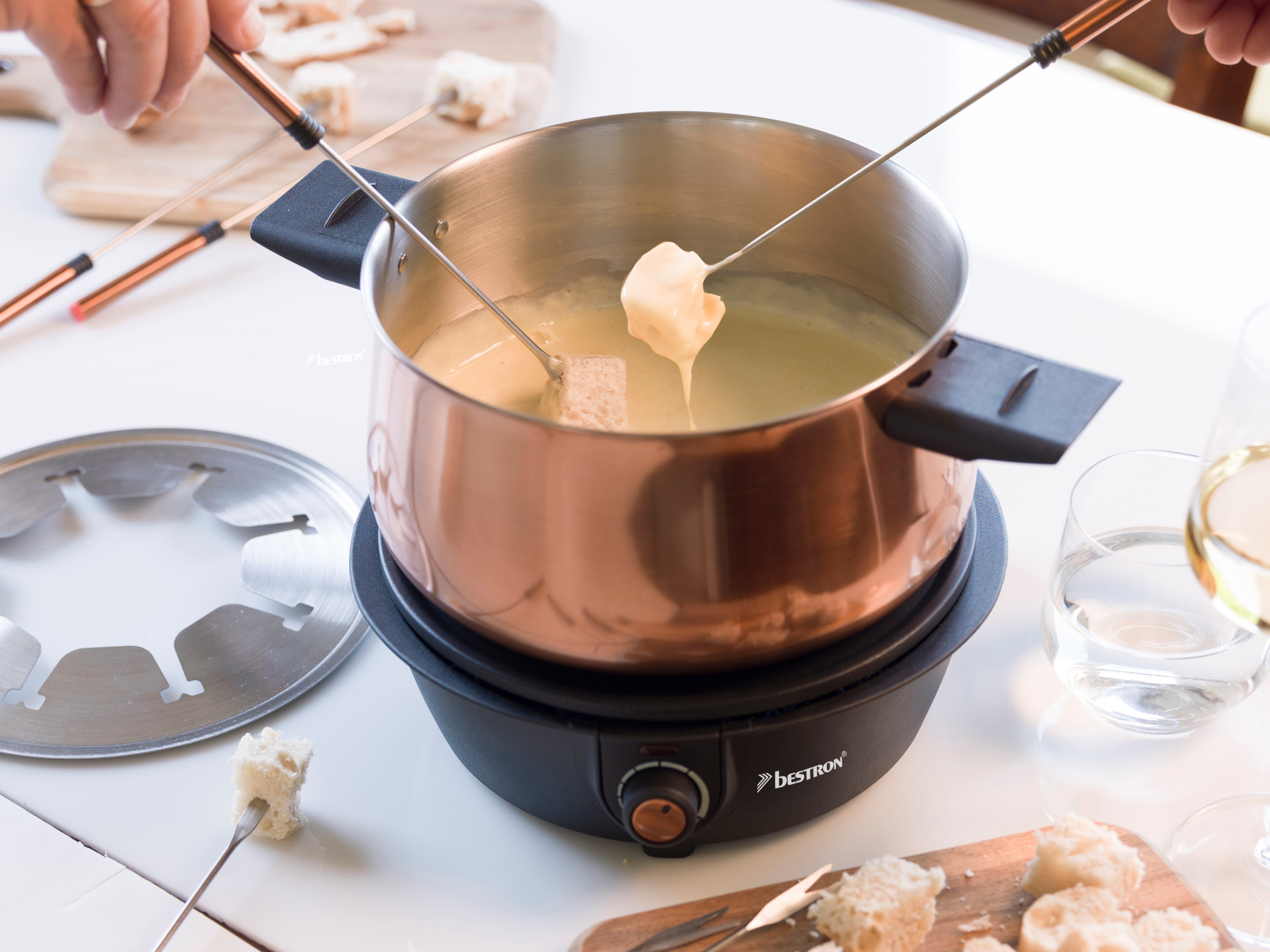 bestron Elektro-Fondue AFD850, 8 Fonduegabeln, 1,5 l, mit Thermostat