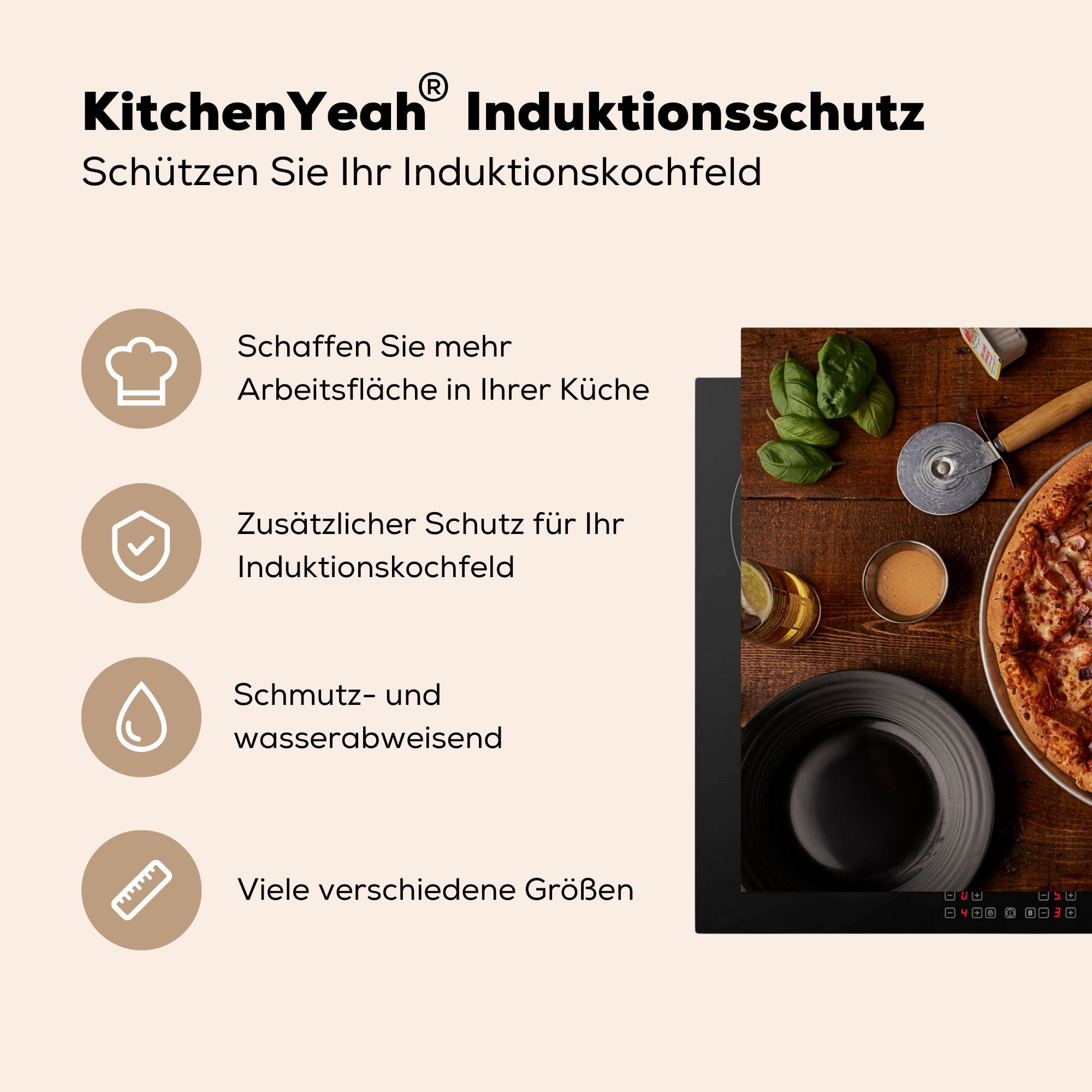 (1 gefüllten an 81x52 die Ceranfeldabdeckung Vinyl, Herdblende-/Abdeckplatte Induktionskochfeld cm, MuchoWow küche, tlg), Pizza einem Tisch, Schutz für