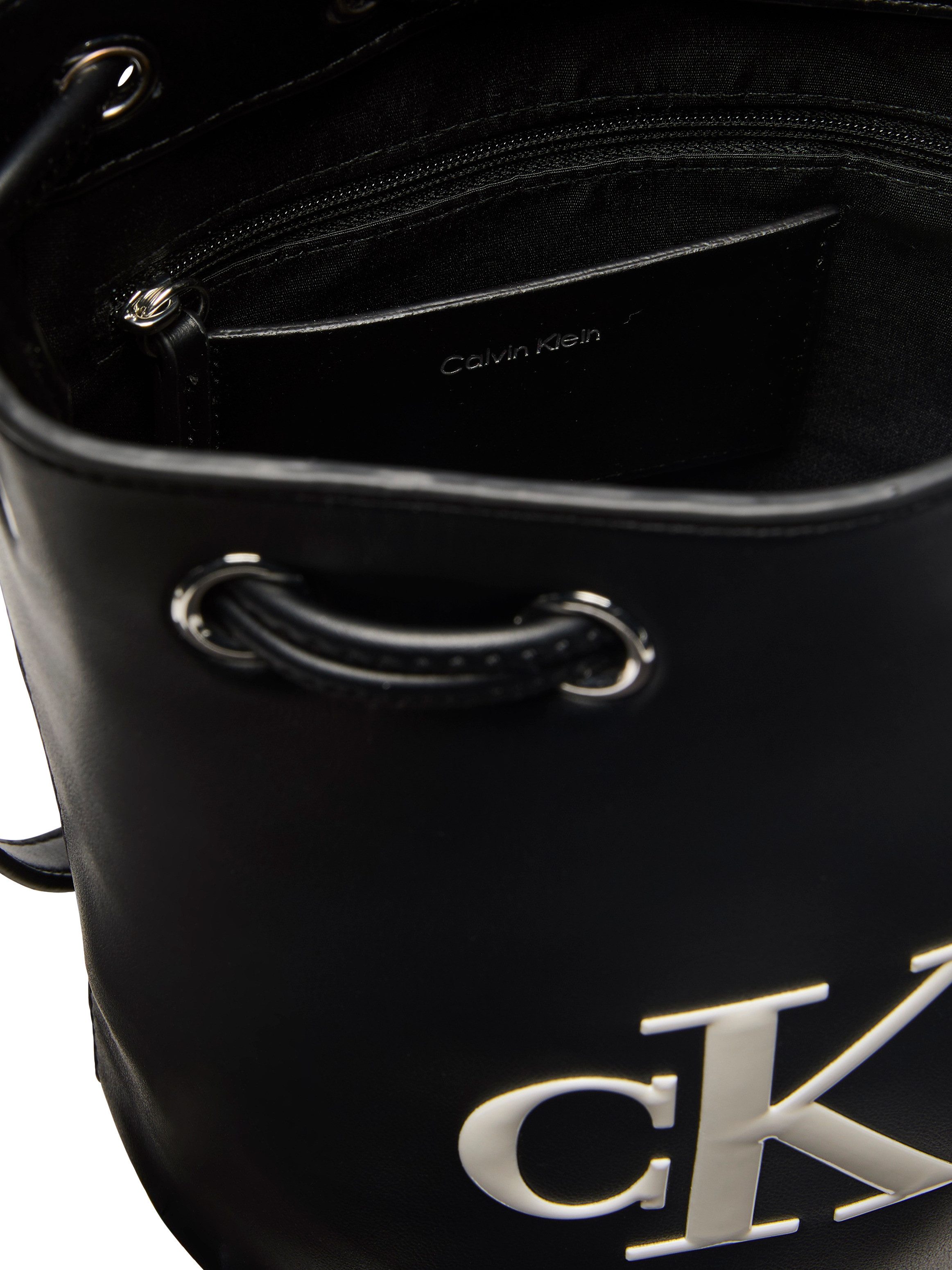 Calvin Klein Beuteltasche BOLD CK SMALL BUCKET BAG, Damen Umhängetasche, Schultertasche mit CK-Logo