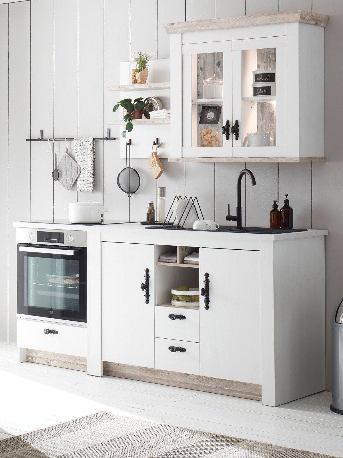 Furn.Design Кухніzeile Rovola, (Küchenschrank-Set in Pinie weiß Landhaus), mit Soft-Close-Funktion