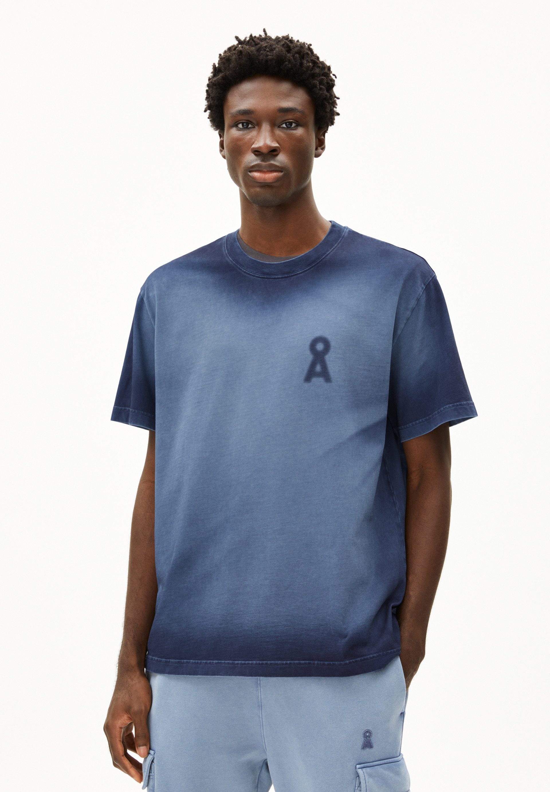 Armedangels T-Shirt AADRU GMT DYE SPRAY T-Shirt aus Bio-Baumwolle (Oversized Fit) Rundhalsausschnitt