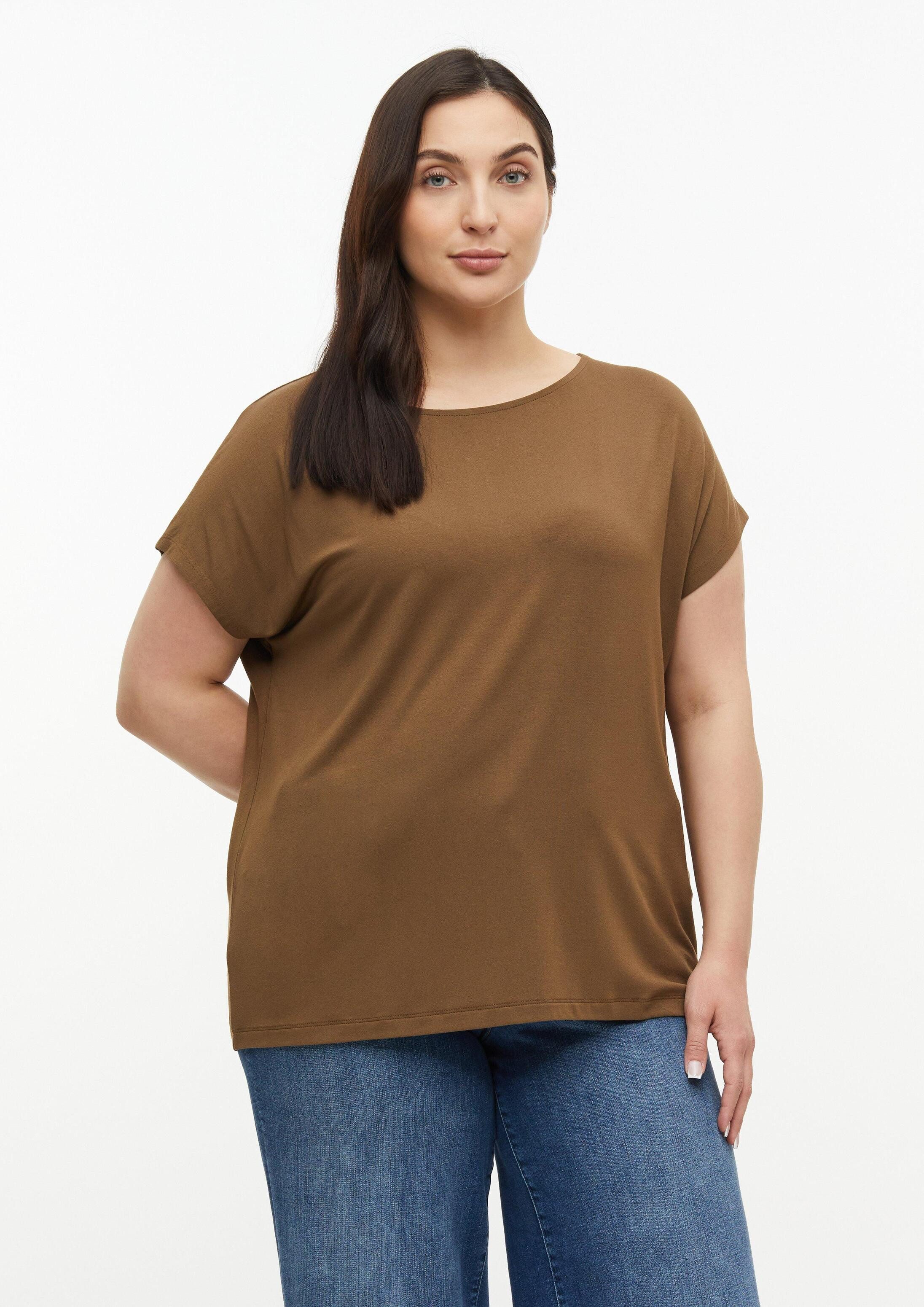 s.Oliver Kurzarmshirt T-Shirt Fließendes Jersey-Shirt mit überschnittenen Schultern