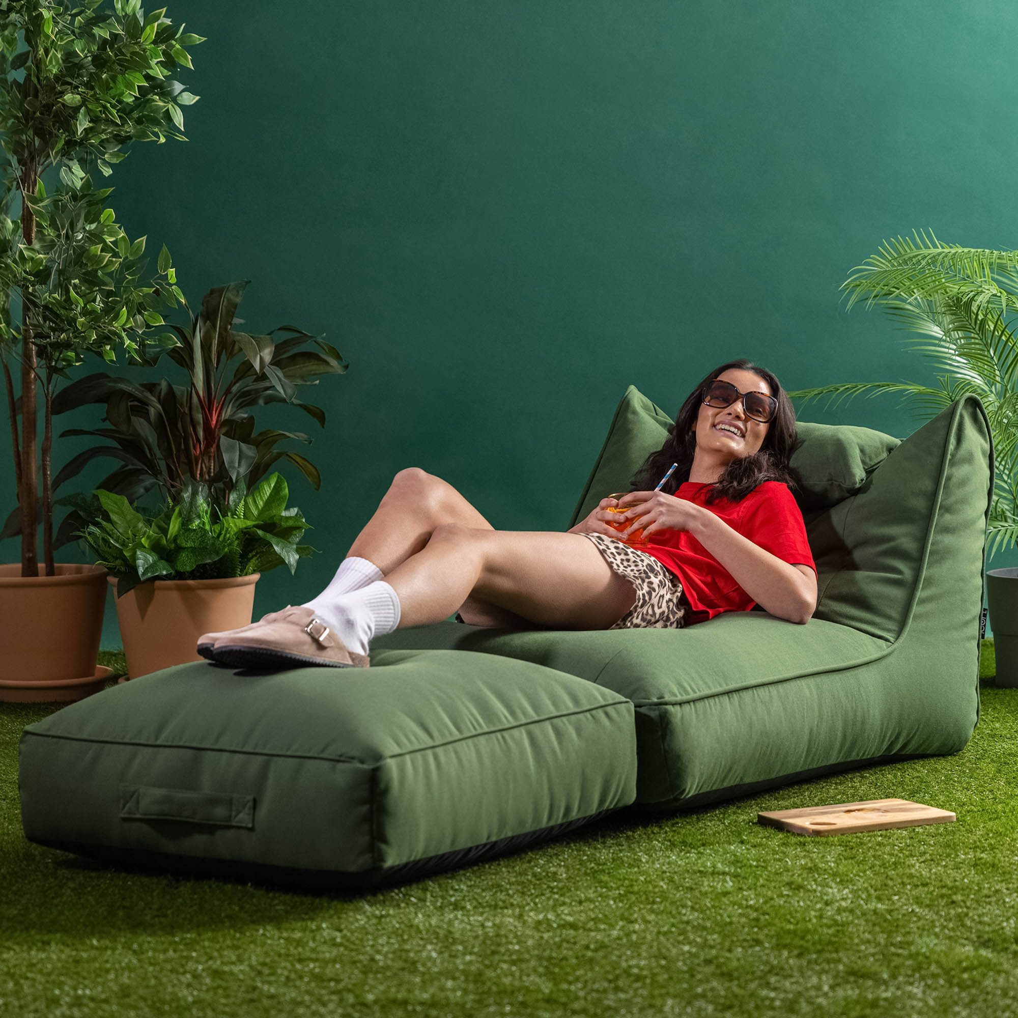 icon Sitzsack Liege aus Olefin „Nova“, mit Bodenkissen (Spar-Set, 1 x Sitzsack, 1 x Hocker), Made in Germany, UV-beständig, wetterfest