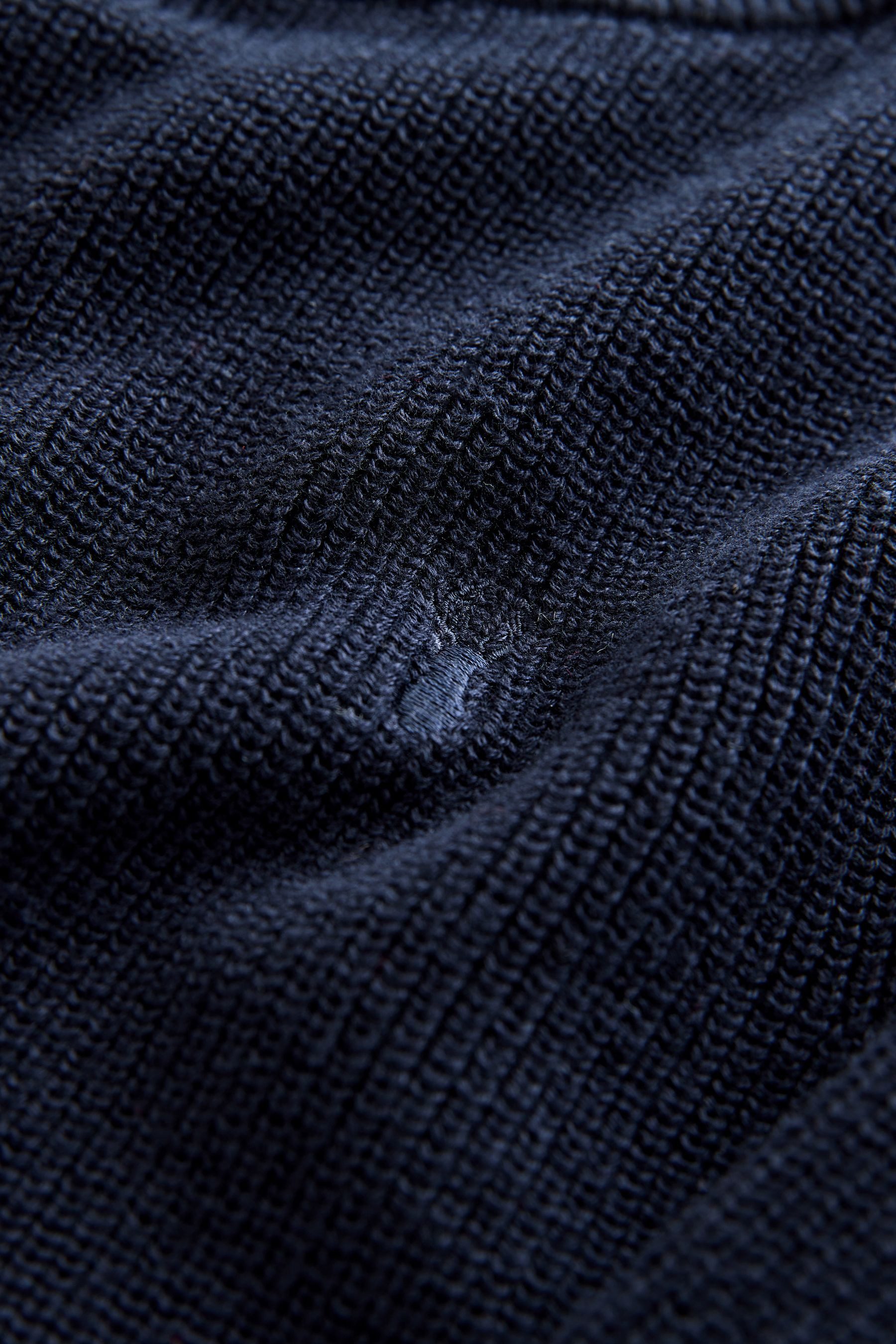 Next Rundhalspullover Strickpullover mit Rundhalsausschnitt und Hirsch (1-tlg)