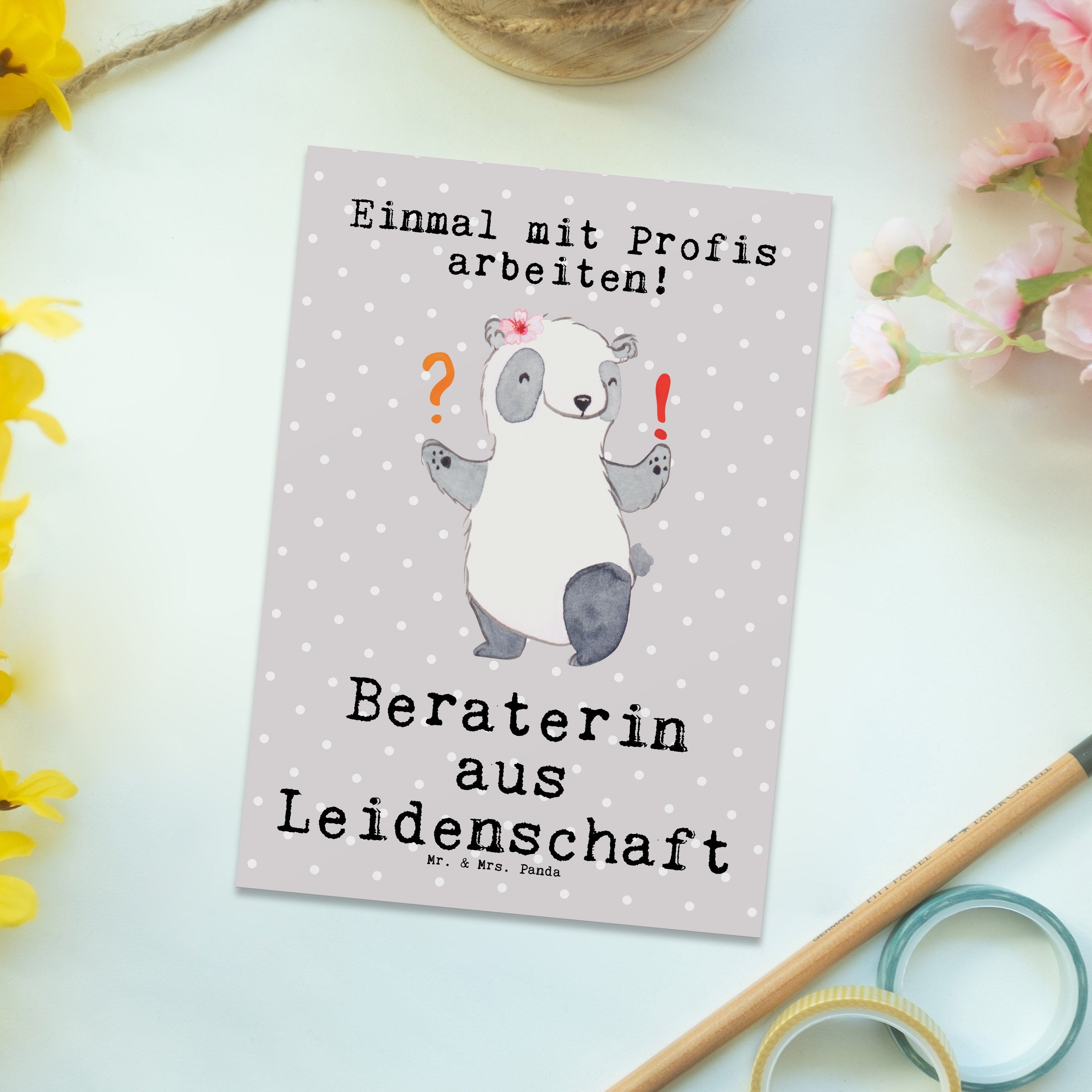 Finanzberaterin Beraterin Mrs. aus Leidenschaft Panda - Grau Mr. Geschenk, - Postkarte & Pastell
