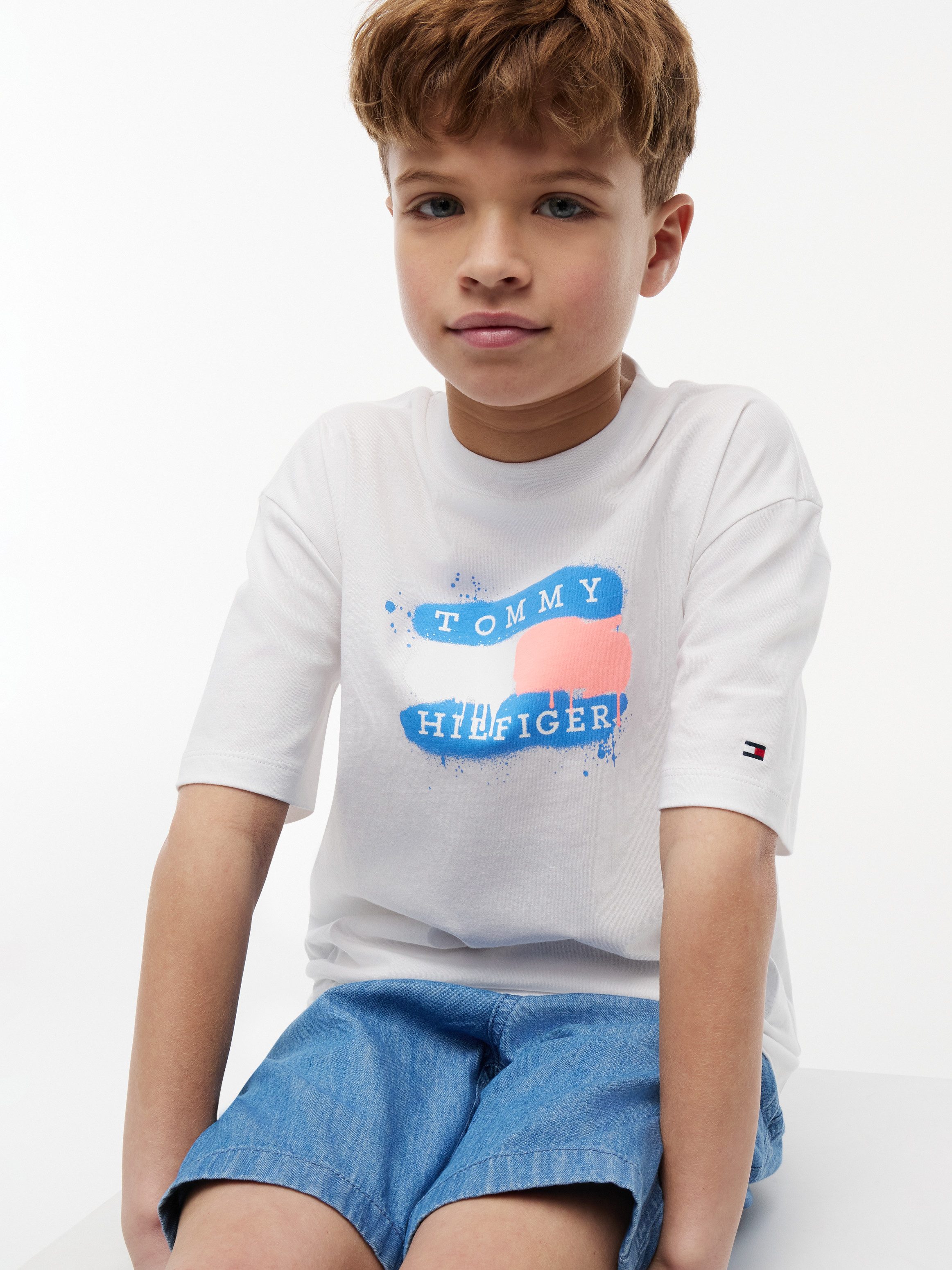 Tommy Hilfiger T-Shirt für Kinder bis 16 Jahre, Graffiti-Druck, Regular Fit – Bild 2 von 5