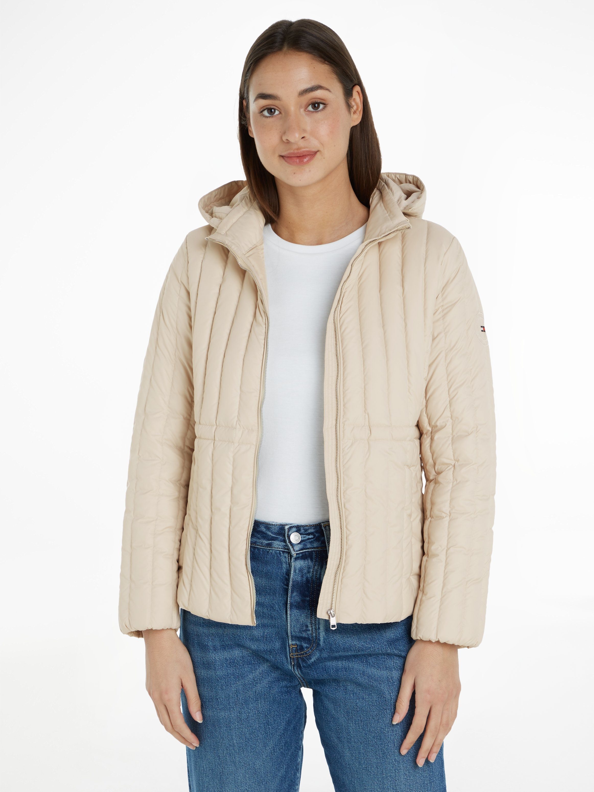 Tommy Hilfiger Daunenjacke FEMININE LW DOWN JACKET mit Logostickerei