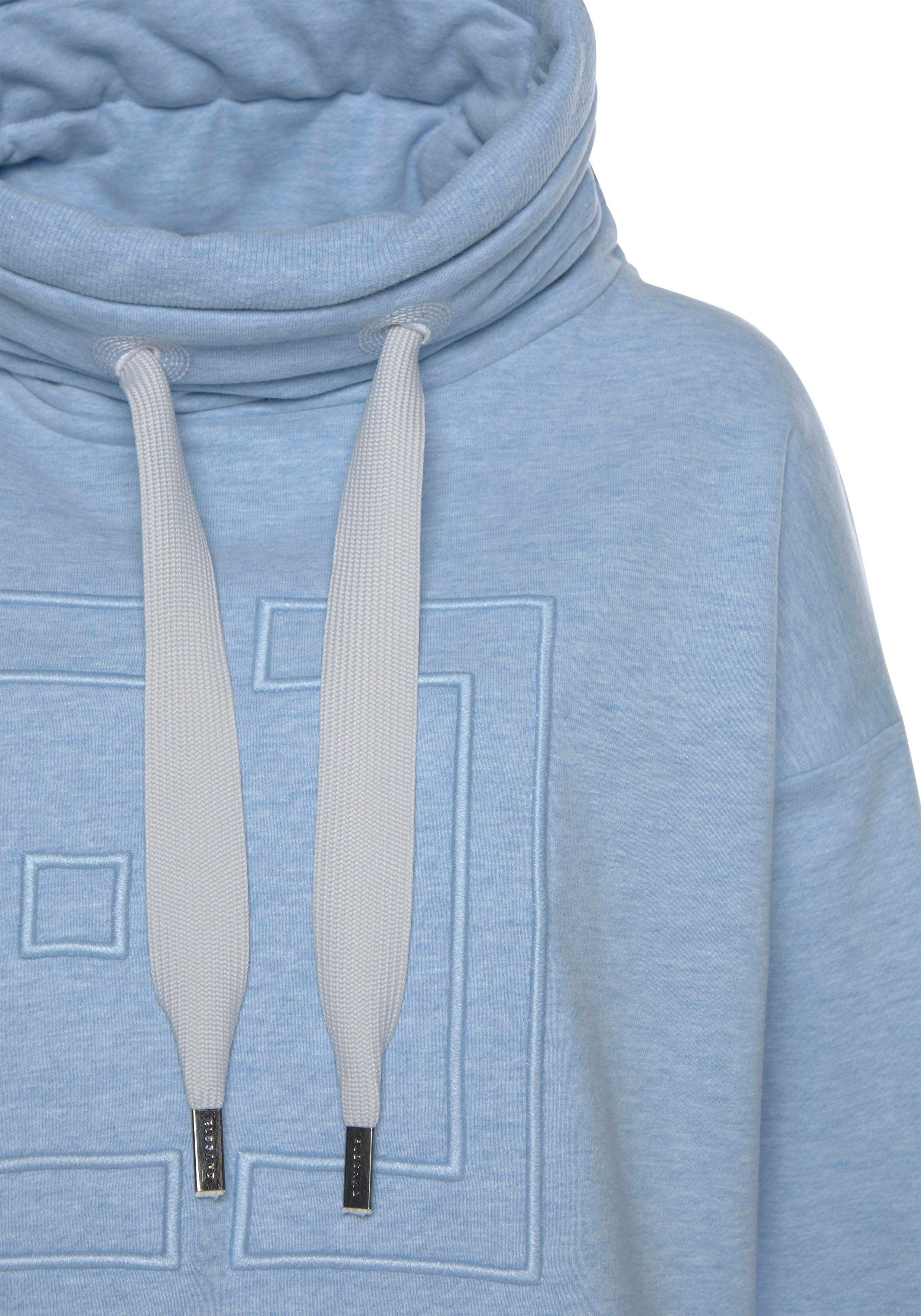 vorne Sweatshirt hellblau Birte Elbsand mit Logostickerei