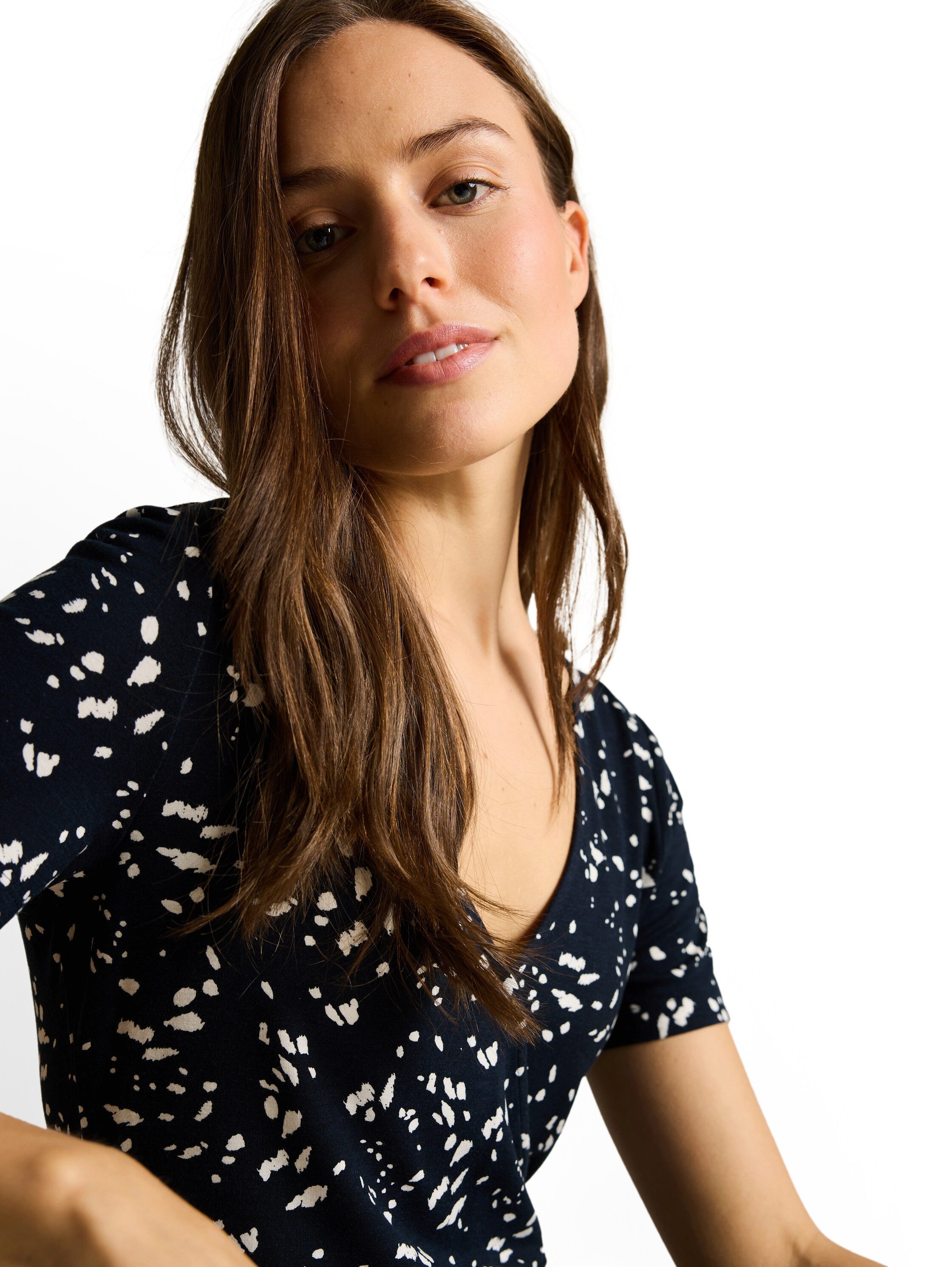 TOM TAILOR Sommerkleid Sommerkleid mit V-Ausschnitt und Viskose