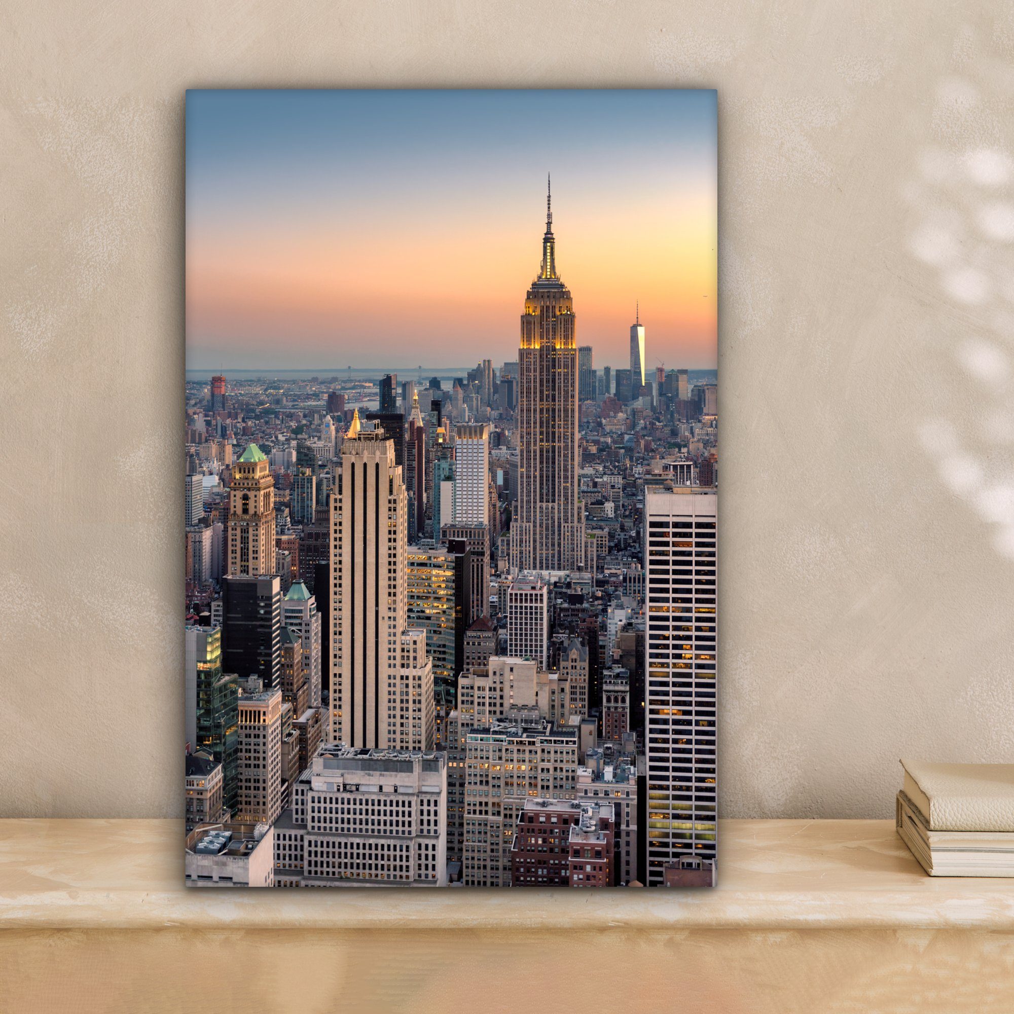 OneMillionCanvasses® Leinwandbild bespannt Skyline, Gemälde, 20x30 Leinwandbild cm New inkl. St), Zackenaufhänger, - fertig York - (1 Sonne