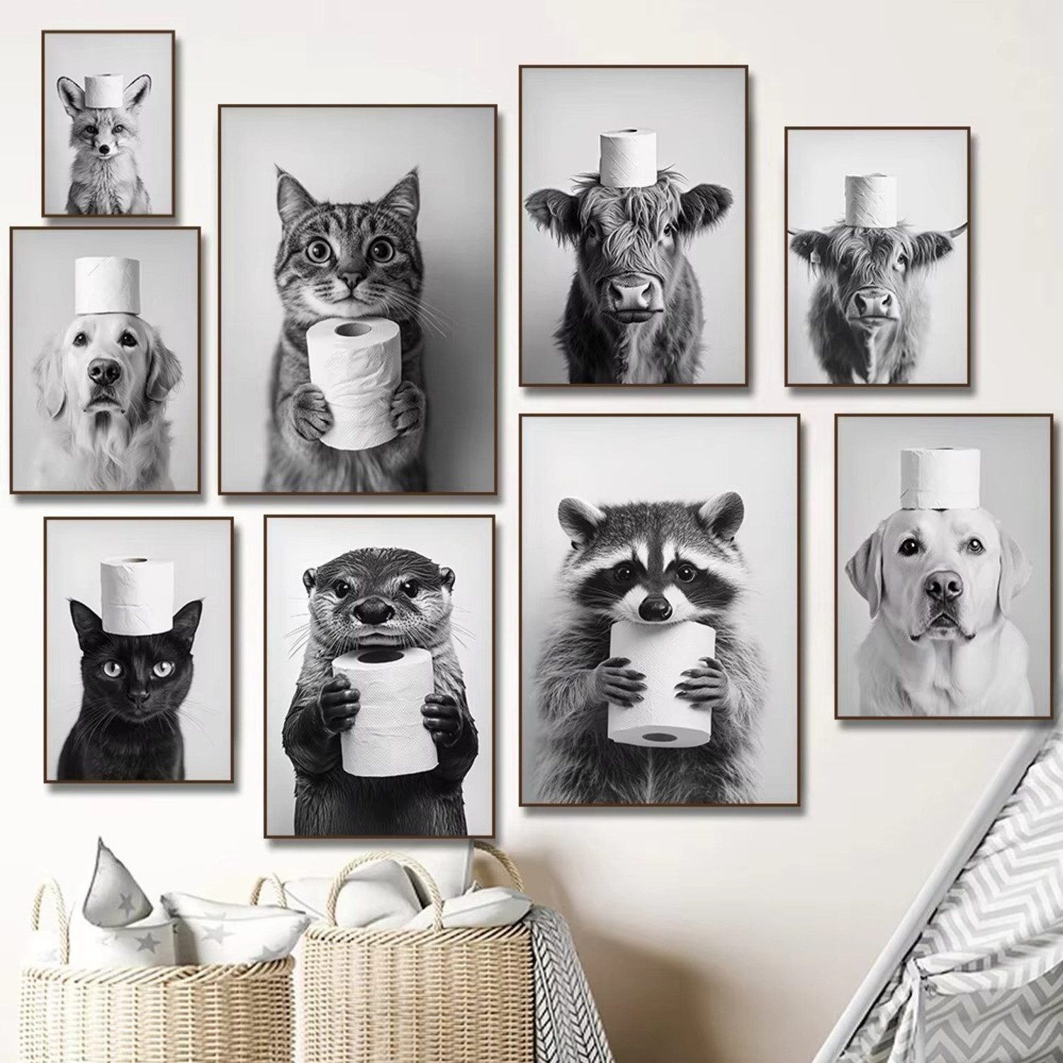 TPFLiving Kunstdruck OHNE RAHMEN, Lustige Tiere mit Toilettenpapier - (Leinwandbild XXL), Farben: Farben: sxhwarz, weiß - Größe: 50x70cm