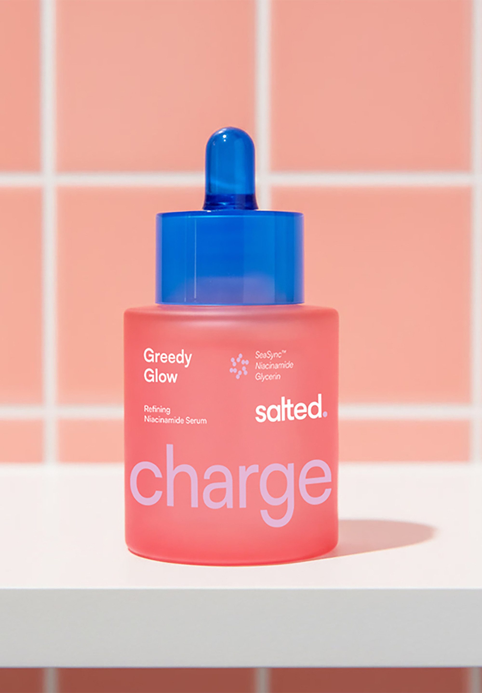 salted. Gesichtsserum Verfeinerndes Niacinamid Serum Greedy Glow, Leichtes Glow-Serum mit Niacinamid, Glycerin und SeaSync