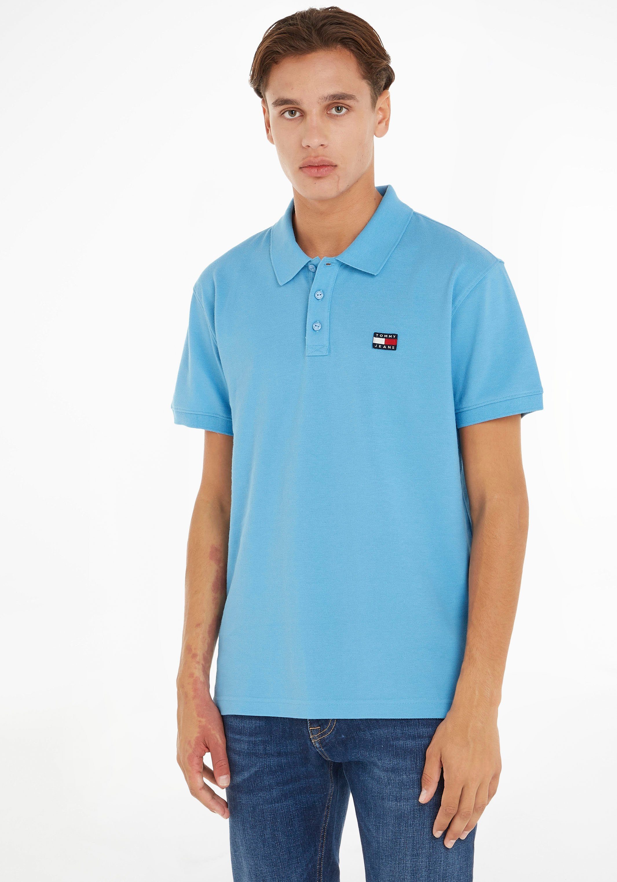 Tommy Jeans Poloshirt TJM CLSC XS BADGE POLO mit 3-Knopf-Form Skysail
