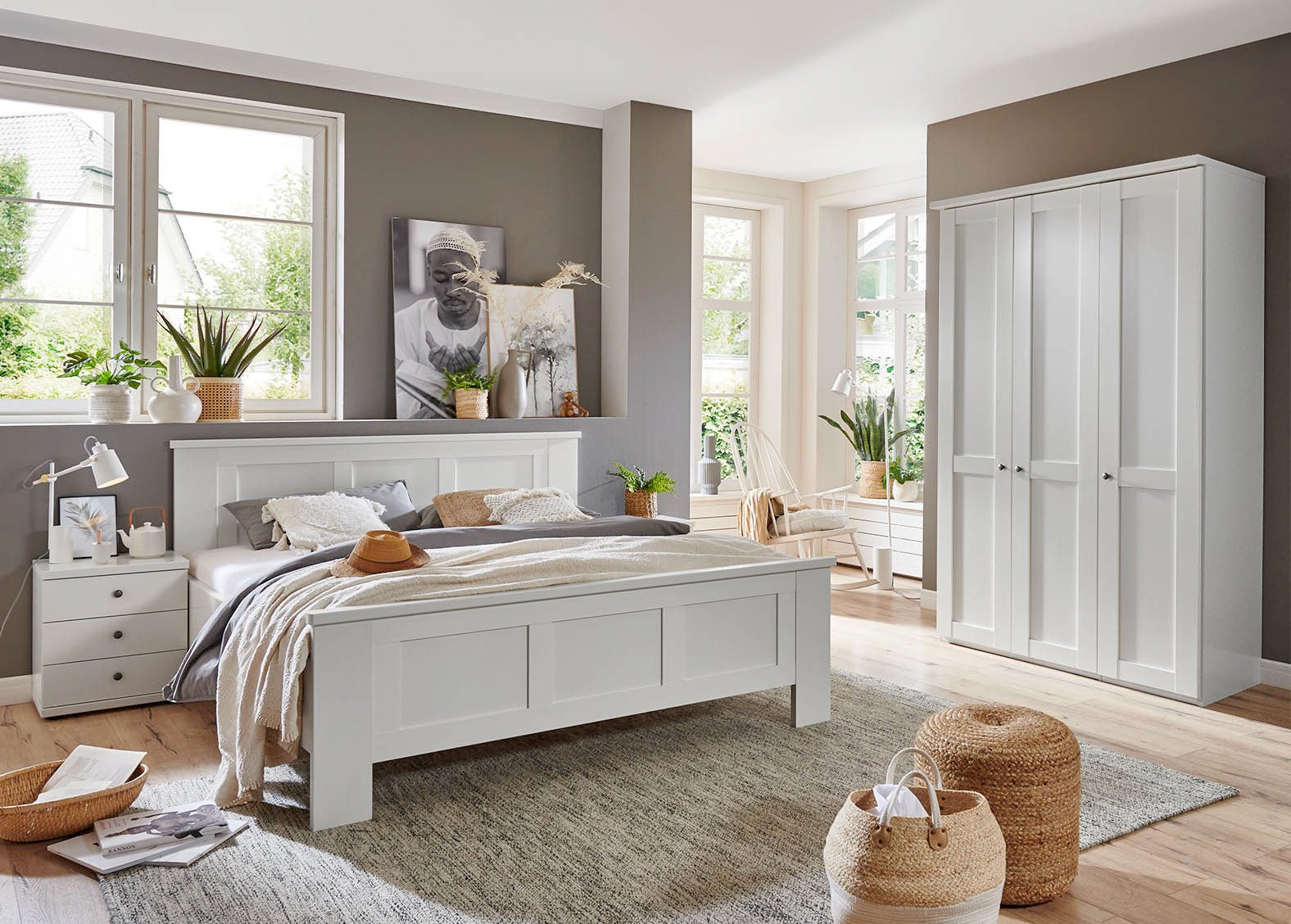 möbel-direkt.de Komplettschlafzimmer Greenholm in Weiß, (Komplett-Set, 4-tlg., verschiedene Schrankvarianten wählbar), Made in Germany, gedämpfte Scharniere, wahlweise mit Spiegeltüren