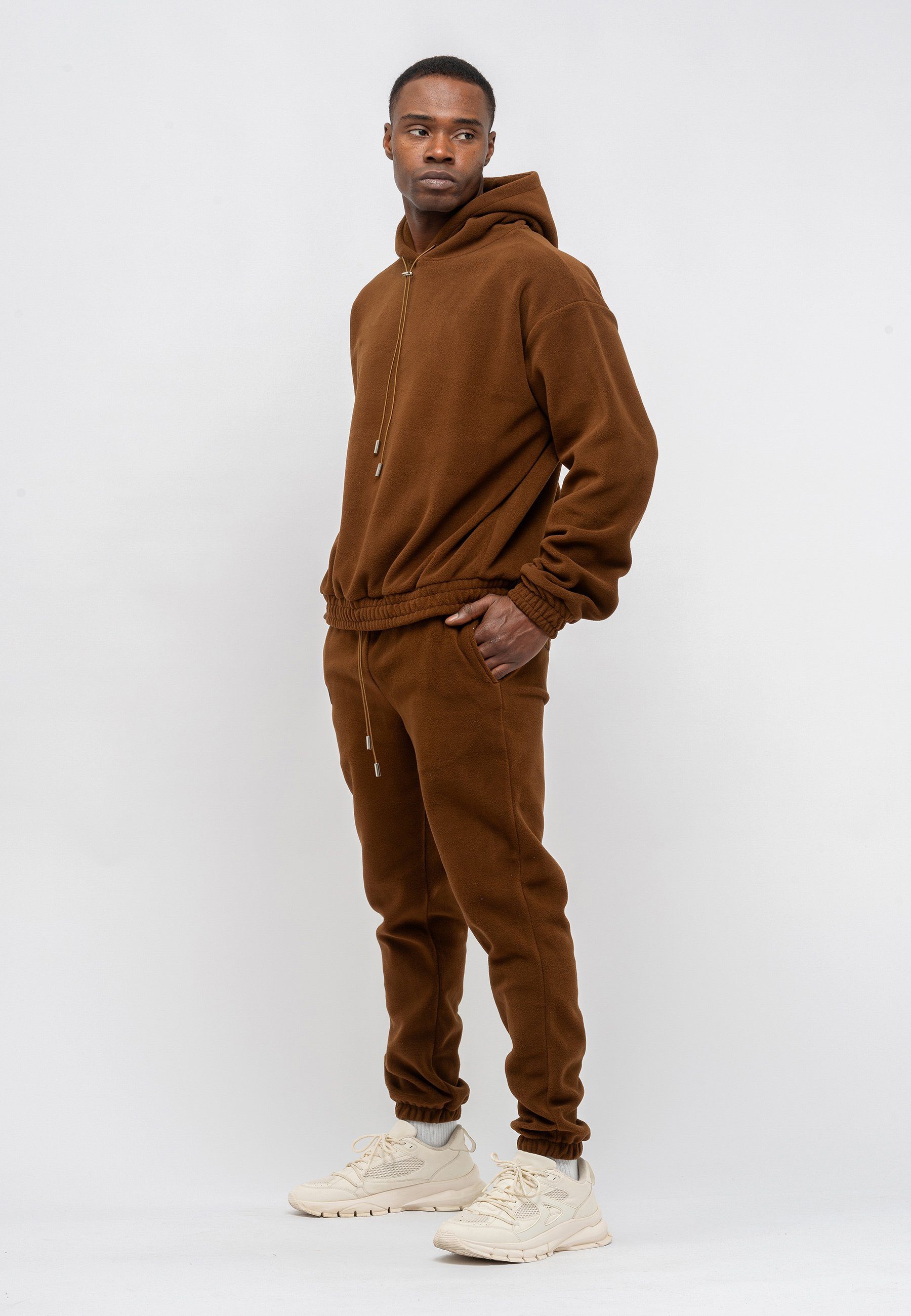 Tom Barron Trainingsanzug Tom Barron Tracksuit With Fleece Fabric Patch Logo, mit modernem Design