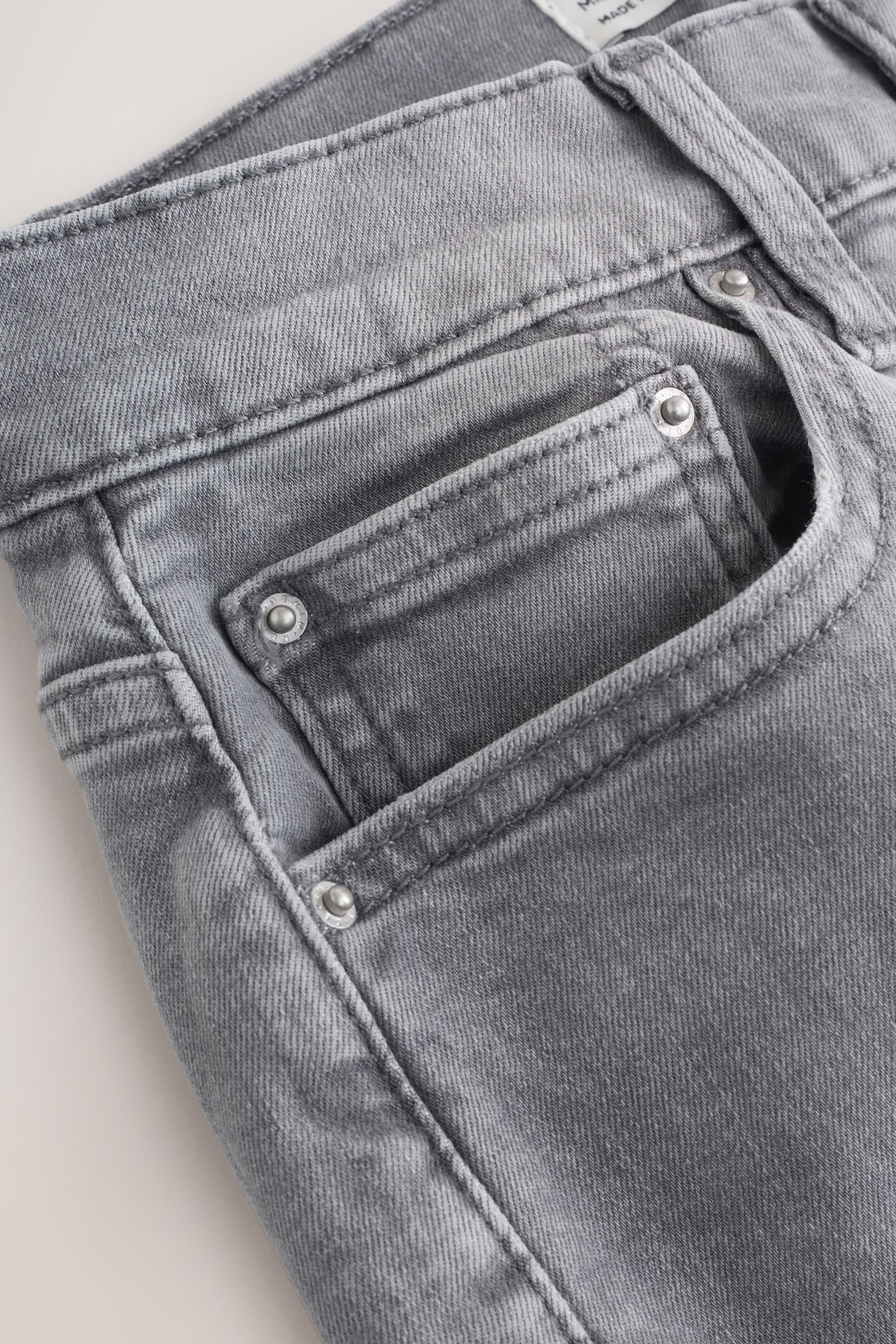 Next Slim-fit-Jeans Slim Fit Stretch-Jeans mit mittelhohem Bund (1-tlg)