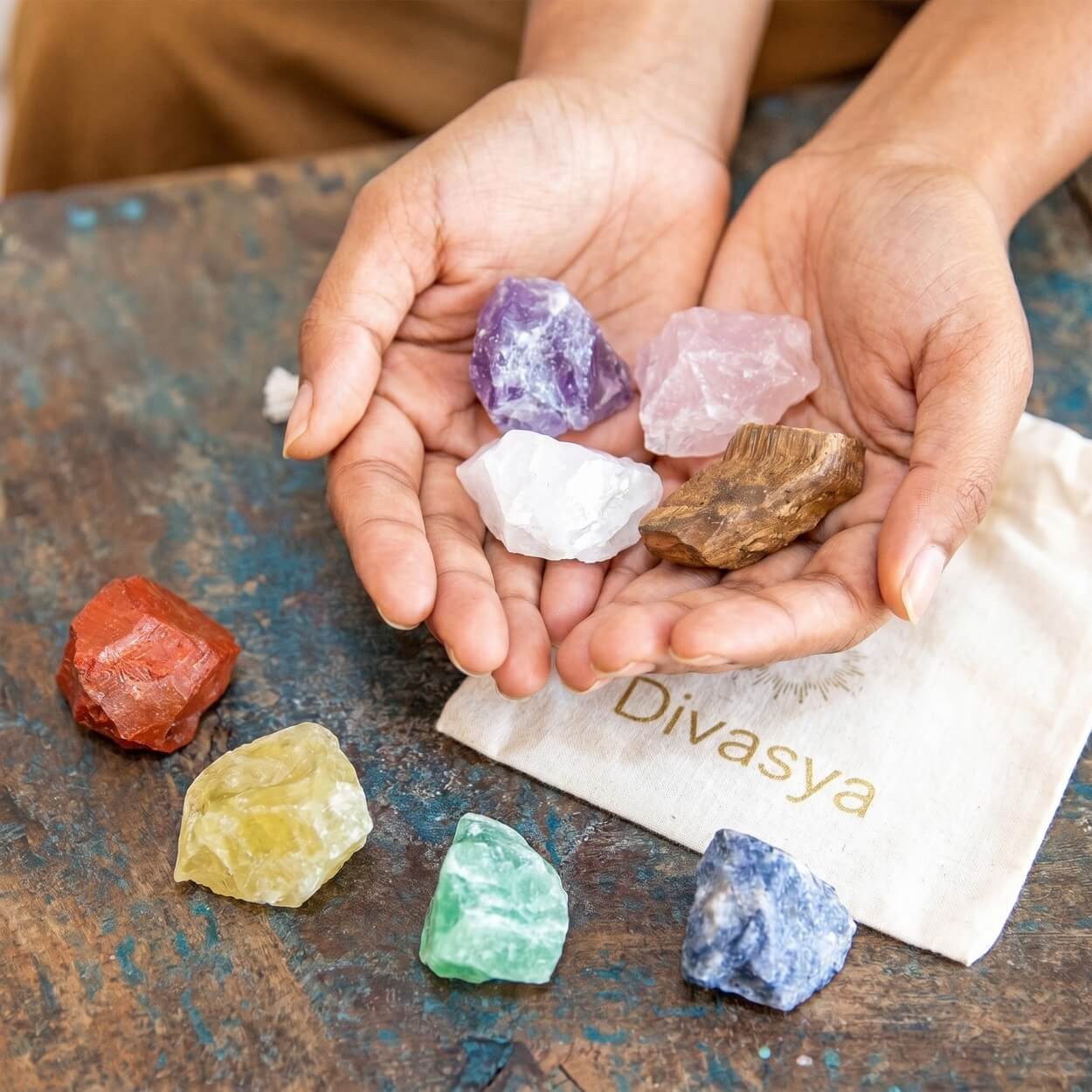 DIVASYA Mineralstein Chakra Steine im Set: Echte Chakra Rohsteine, (Rohstein / naturbelassen), Jasper, Tiger Eye, Citrine, Quartz, Sodalite, Amethyst, Quartz