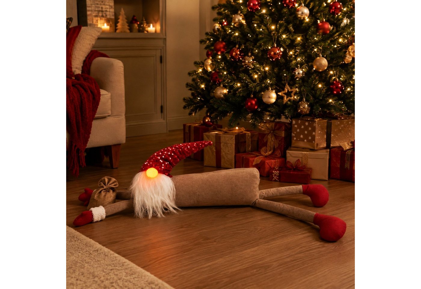 Online-Fuchs Wichtel XL liegend mit leuchtender LED Nase - Weihnachtsdeko innen (90 cm lang, mit dekorativen Pailletten auf der Zipfelmütze), inklusive praktischer 6-Stunden Timerfunktion