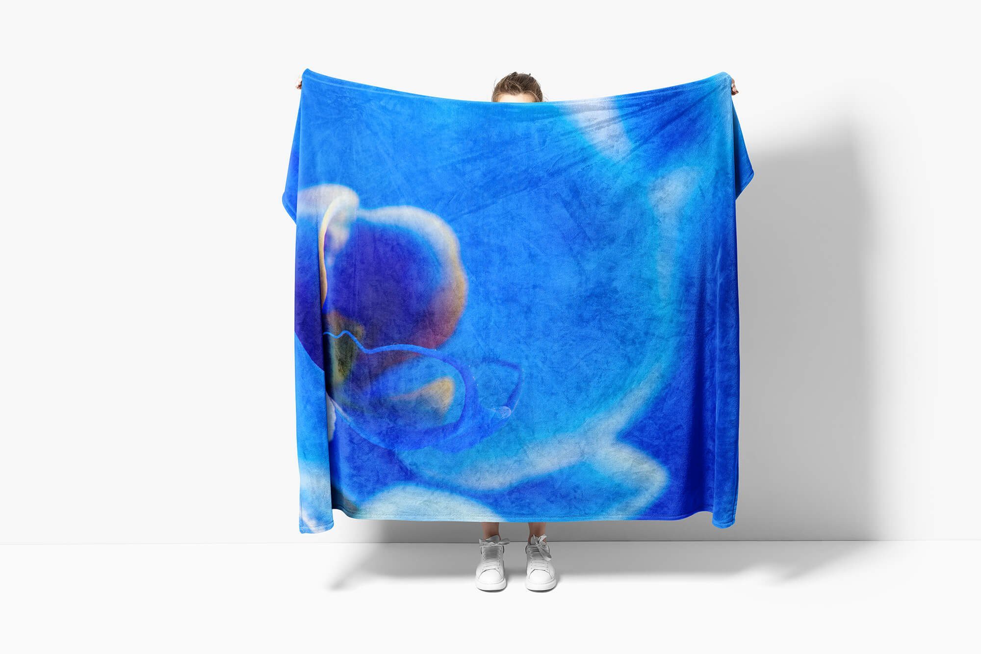 Handtuch Kuscheldecke Sinus Handtuch Art Nahauf, (1-St), Strandhandtuch Saunatuch Baumwolle-Polyester-Mix Fotomotiv Blüte mit Handtücher Blaue