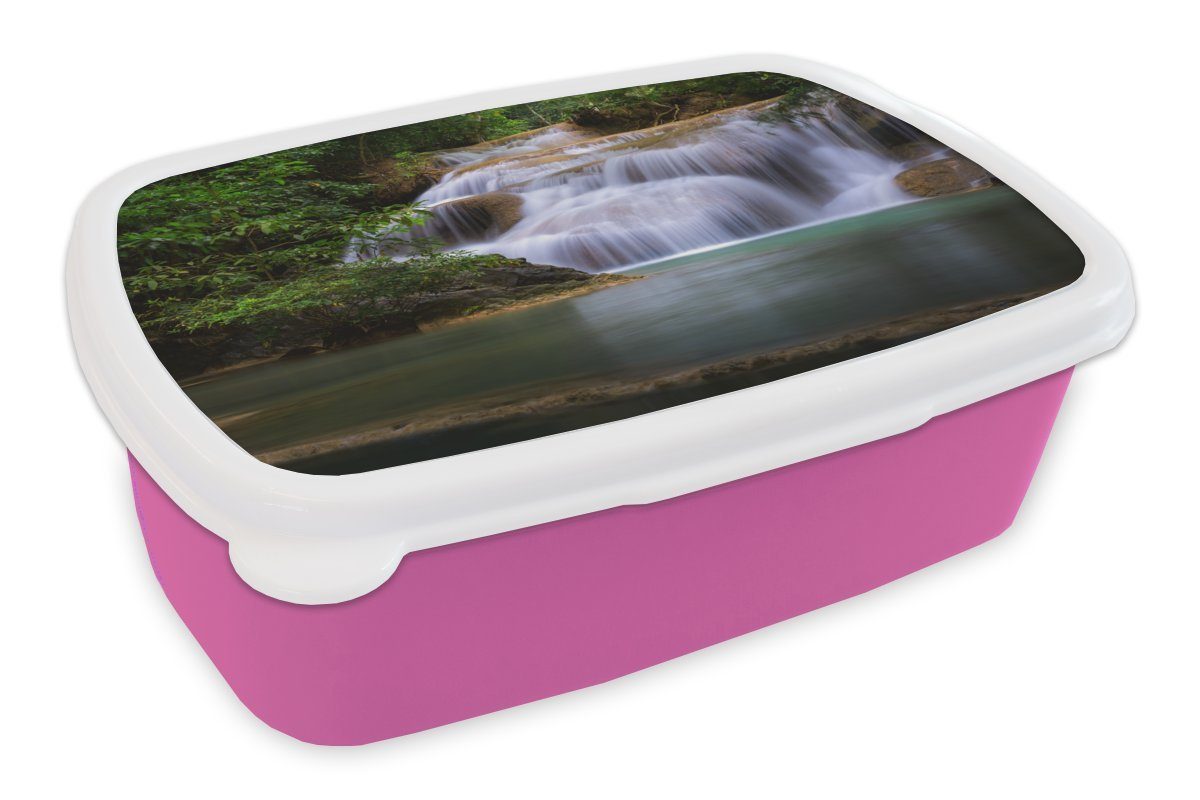 MuchoWow Lunchbox Ein hoher Wasserfall über einem ruhigen See im Erawan-Nationalpark, Kunststoff, (2-tlg), Brotbox für Erwachsene, Brotdose Kinder, Snackbox, Mädchen, Kunststoff rosa