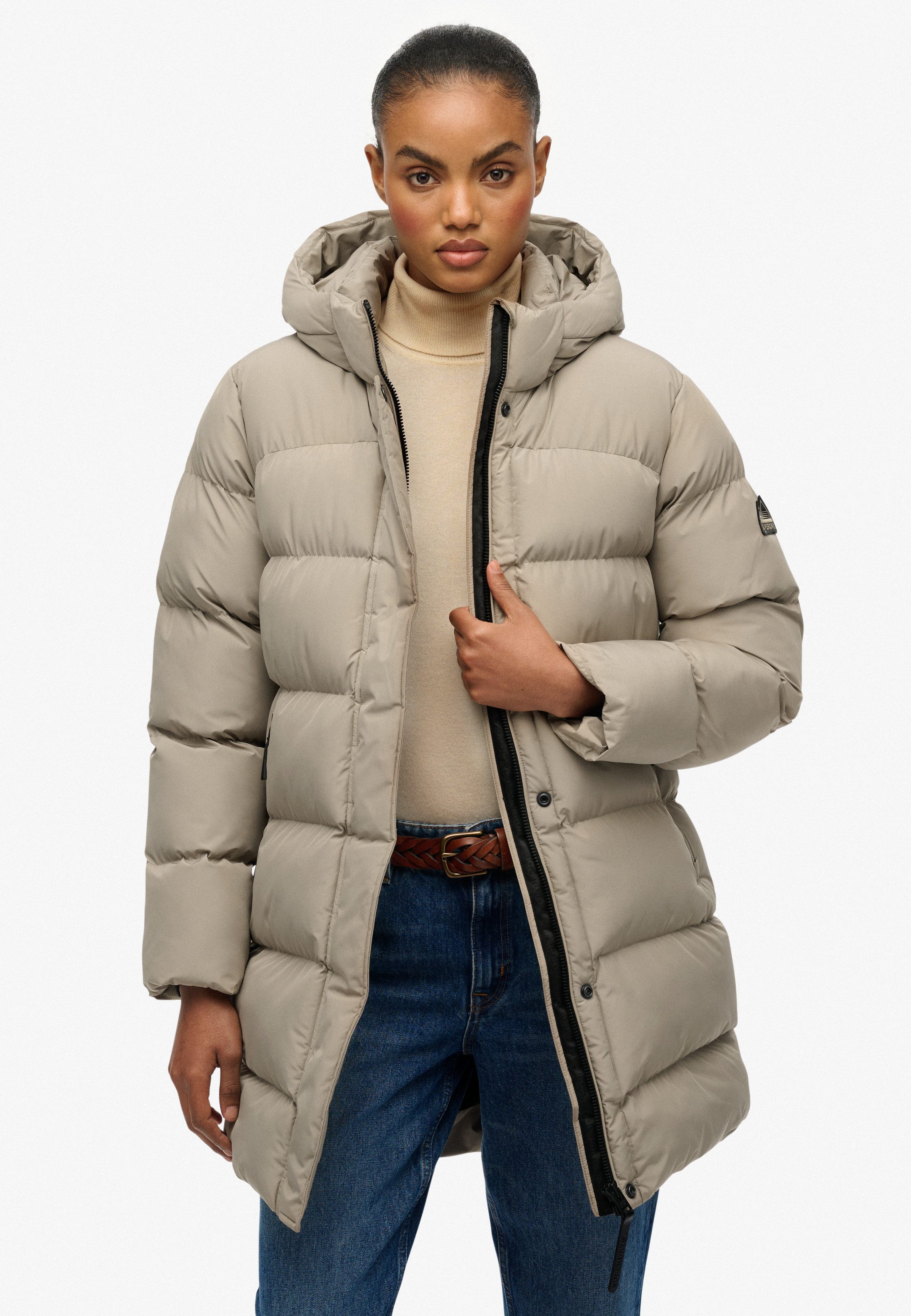 Superdry Steppjacke HOODED SPORTS PUFFER MID JKT mit hochschließendem Kragen, aus Polyester und Kunstfaser, Relaxed Fit