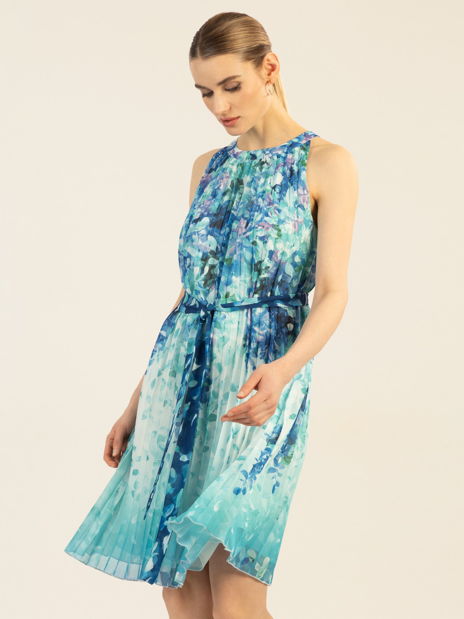 Apart Sommerkleid aus leicht körnigem, bedrucktem günstig online kaufen