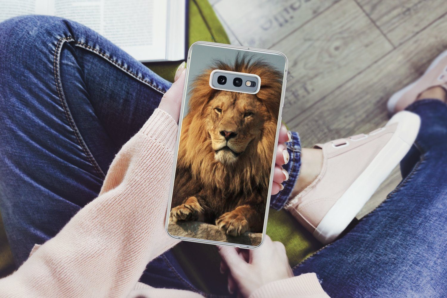 MuchoWow Handyhülle für Samsung Galaxy S10e Löwe - Felsen - Porträt, Phone Case, Silikon, Schutzhülle Dünn