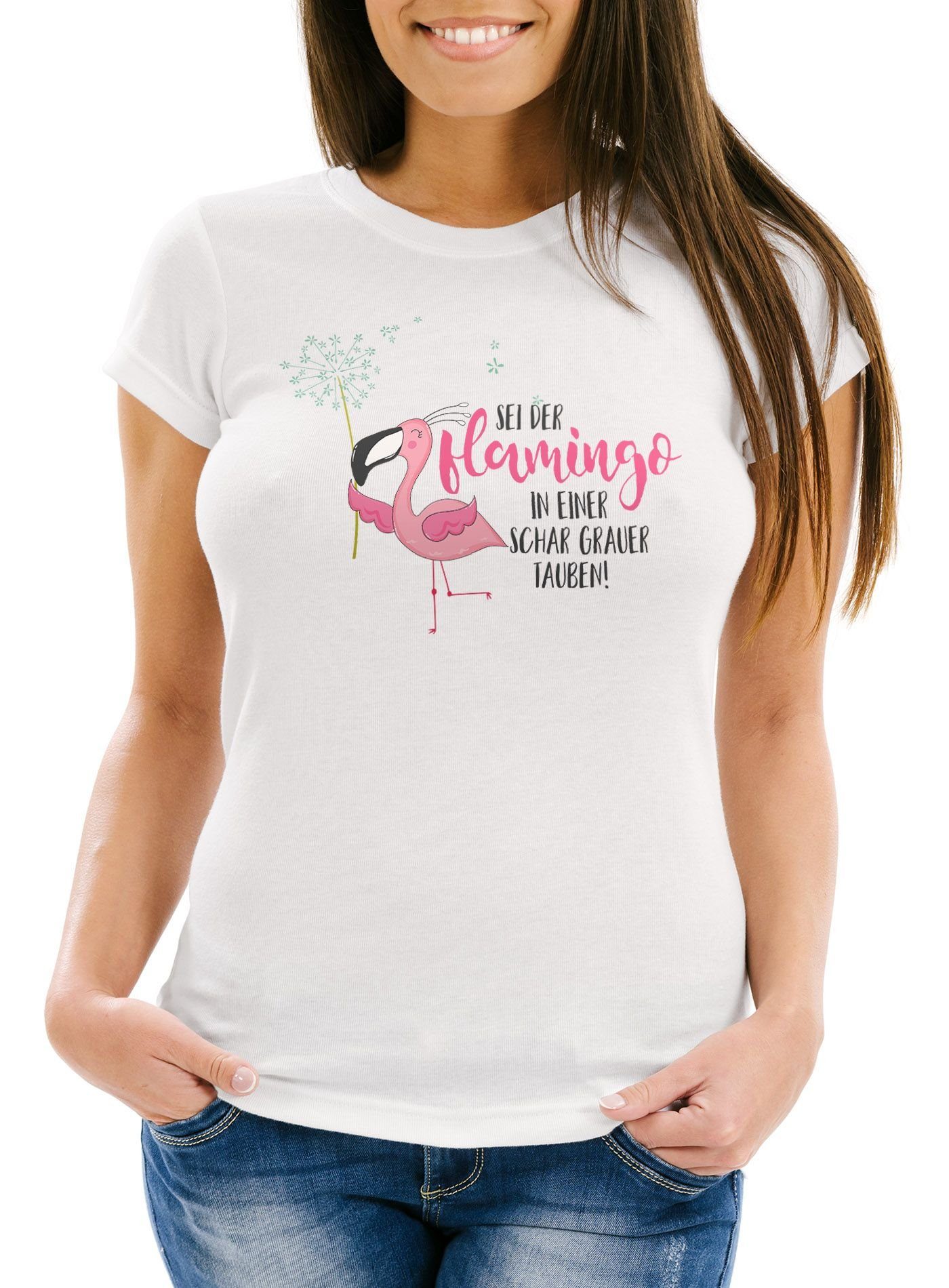 MoonWorks Print-Shirt Damen T-Shirt sei der Flamingo in einer Schar grauer Tauben Slim Fit Spruch Flamingo Pusteblume Moonworks® mit Print weiß